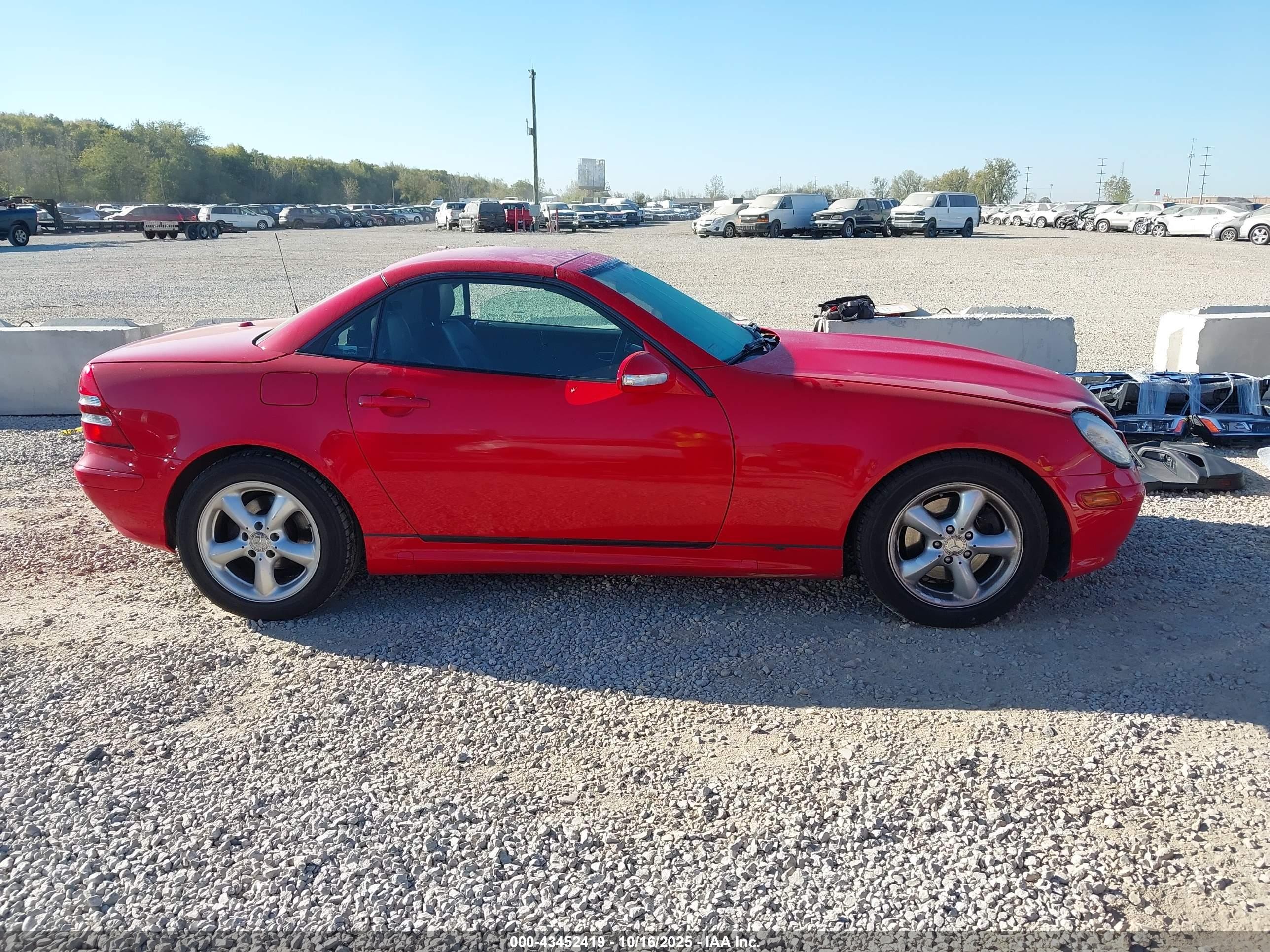 2001 Mercedes-benz Slk 320   Red vin: WDBKK65F41F191373