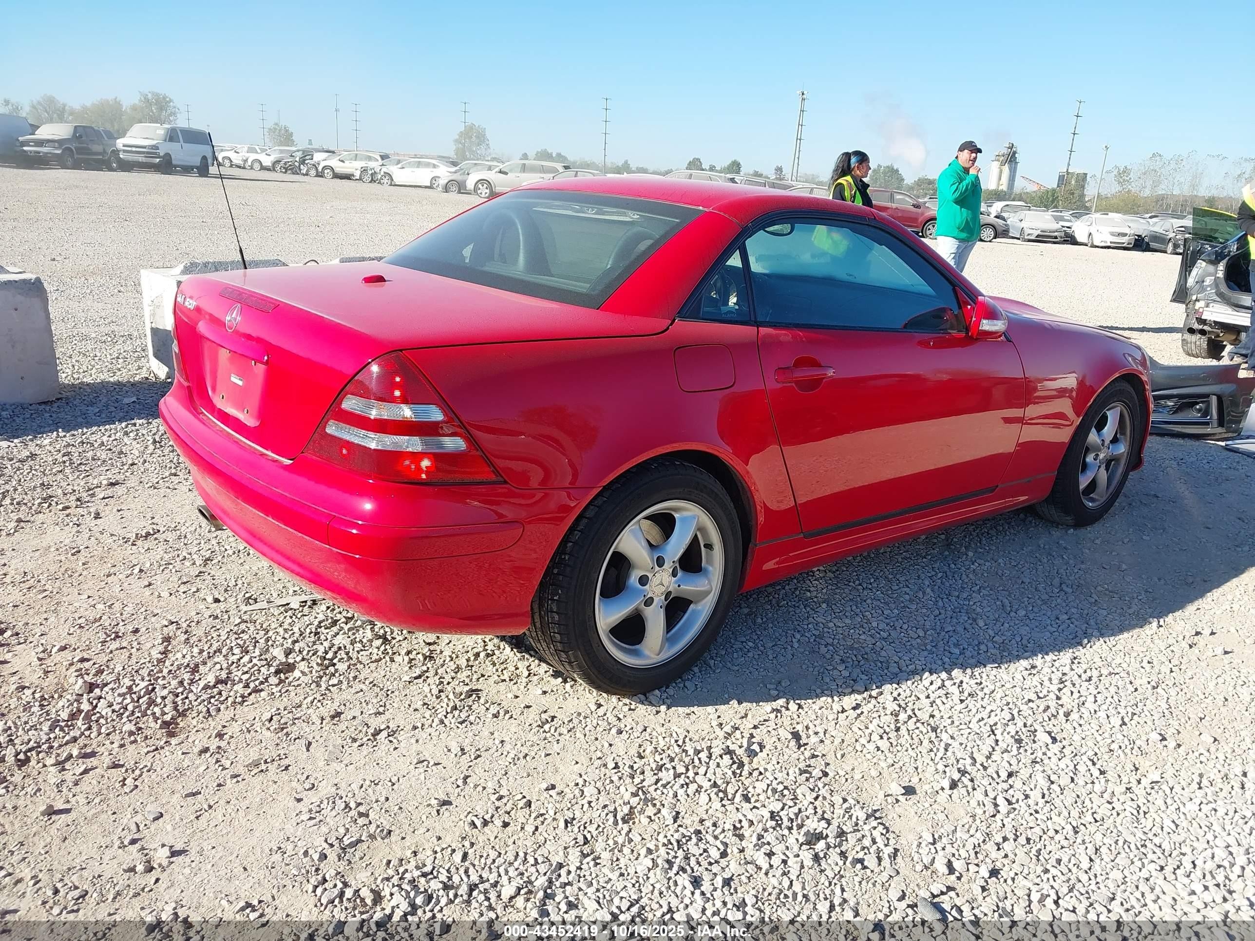 2001 Mercedes-benz Slk 320   Red vin: WDBKK65F41F191373