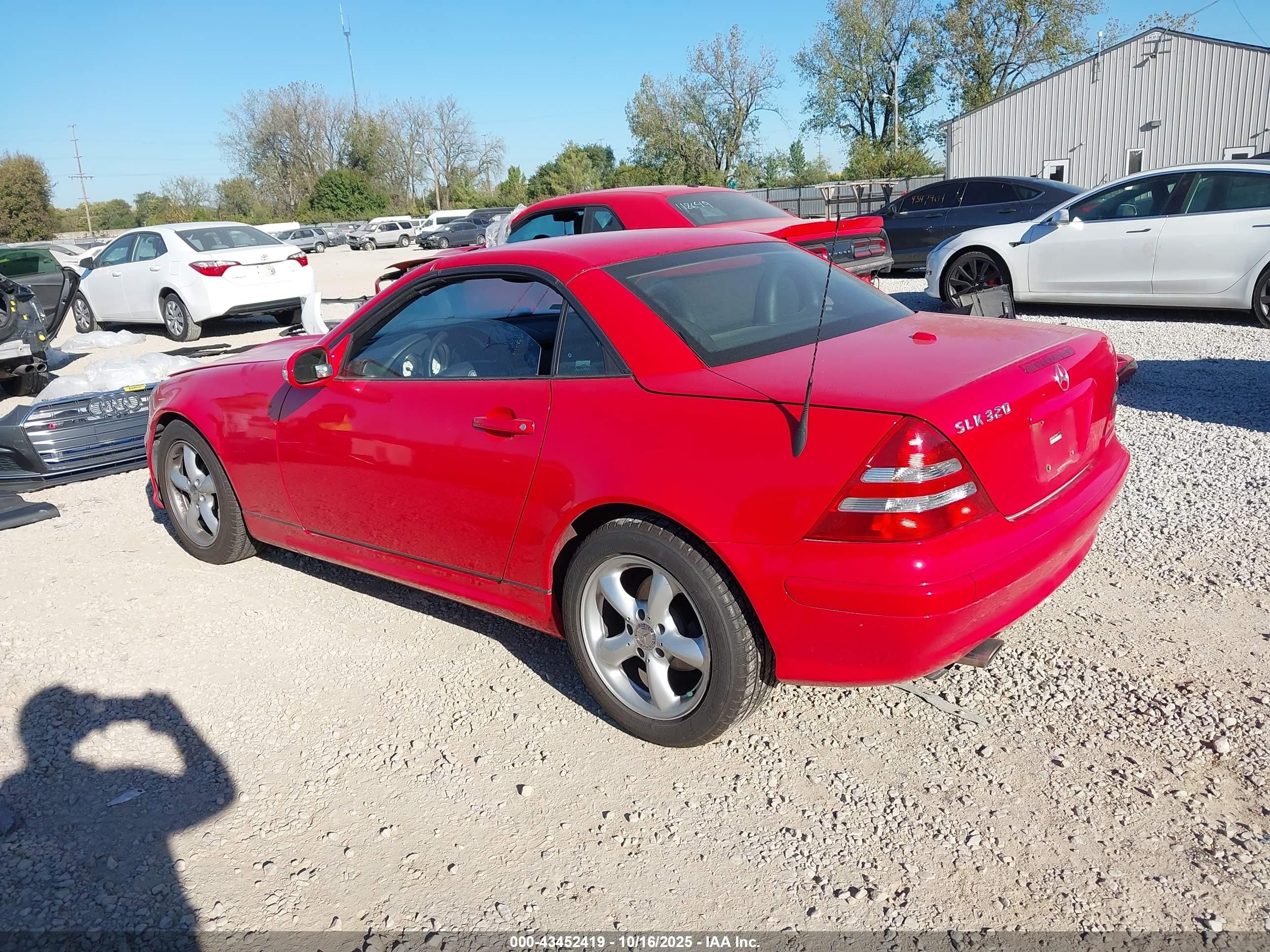 2001 Mercedes-benz Slk 320   Red vin: WDBKK65F41F191373