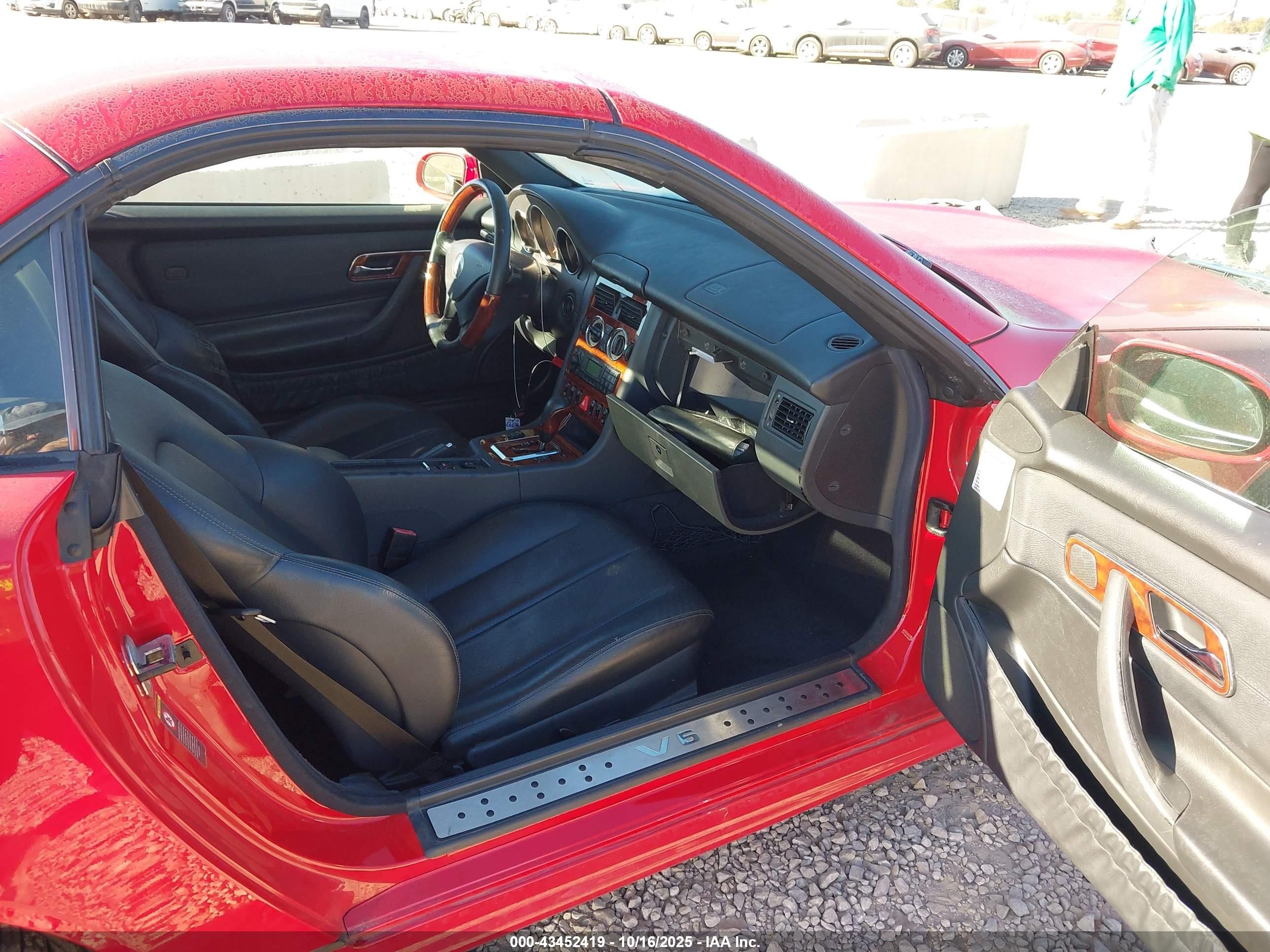 2001 Mercedes-benz Slk 320   Red vin: WDBKK65F41F191373