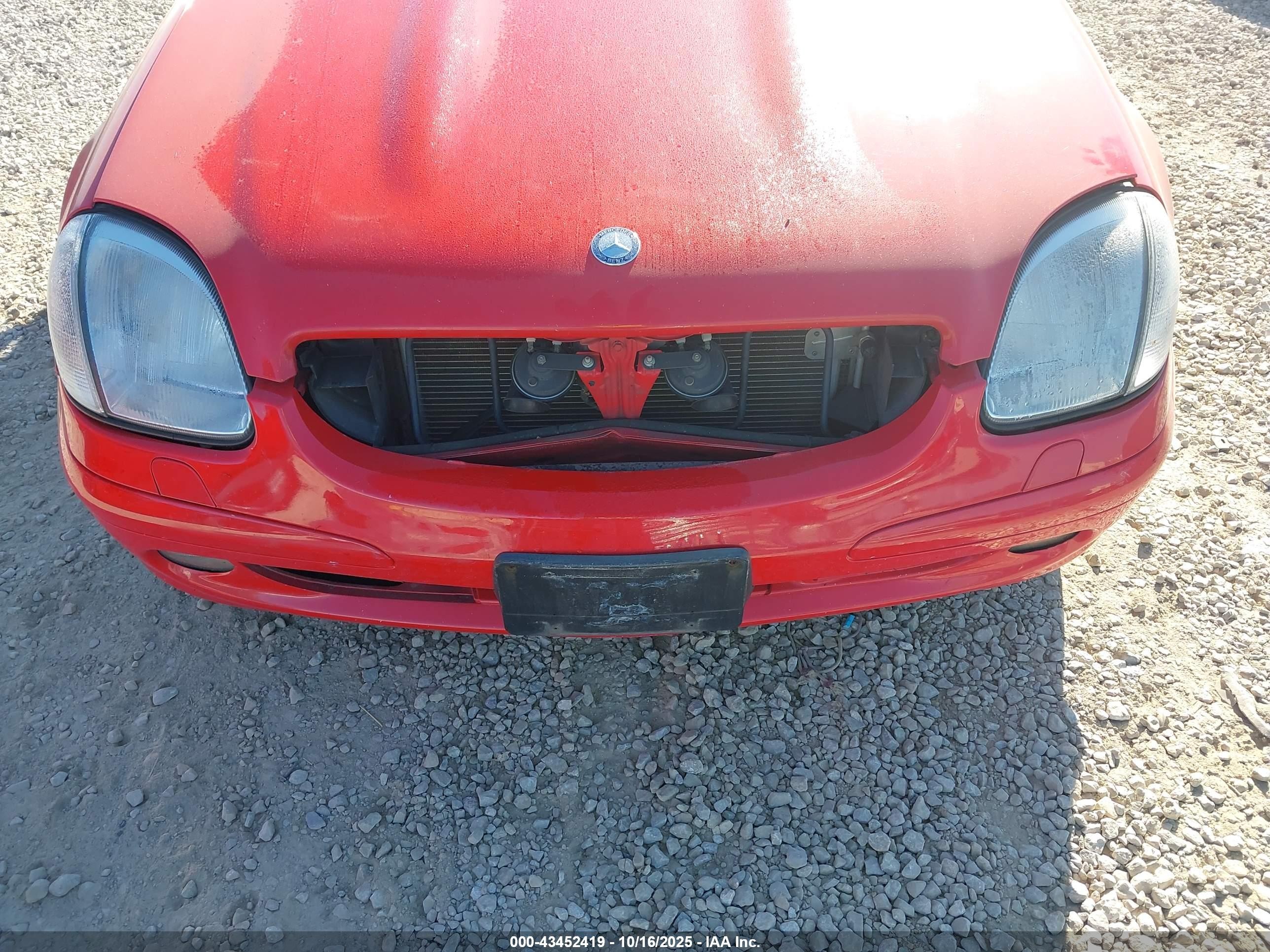 2001 Mercedes-benz Slk 320   Red vin: WDBKK65F41F191373