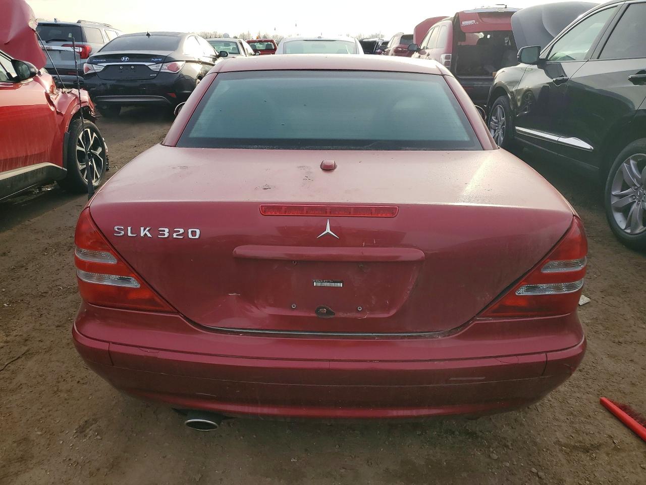 2001 Mercedes-benz Slk 320 Red vin: WDBKK65F41F211721