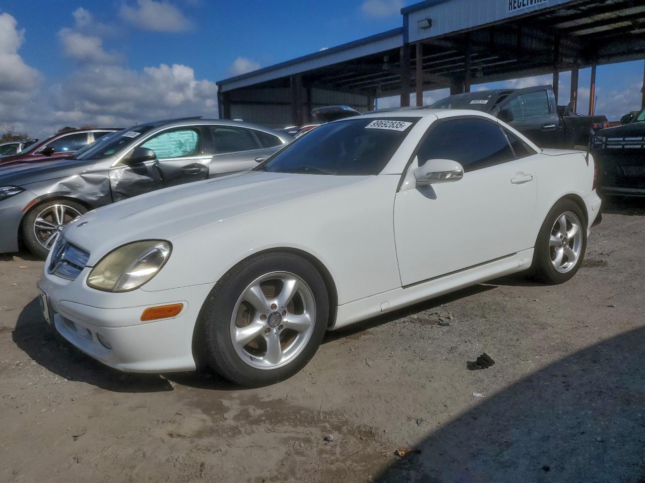 2001 Mercedes-benz Slk 320 White vin: WDBKK65F41F221973