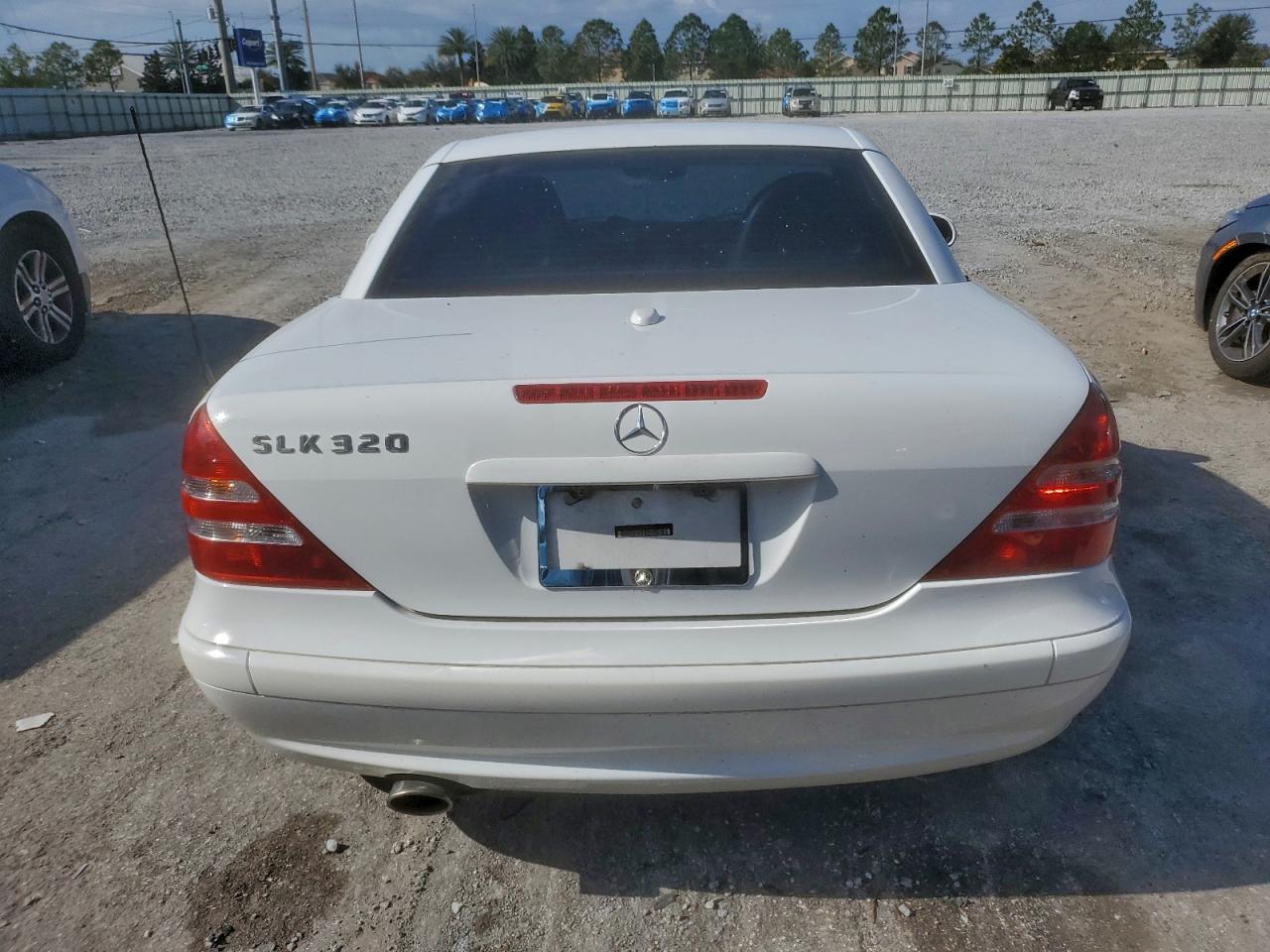 2001 Mercedes-benz Slk 320 White vin: WDBKK65F41F221973