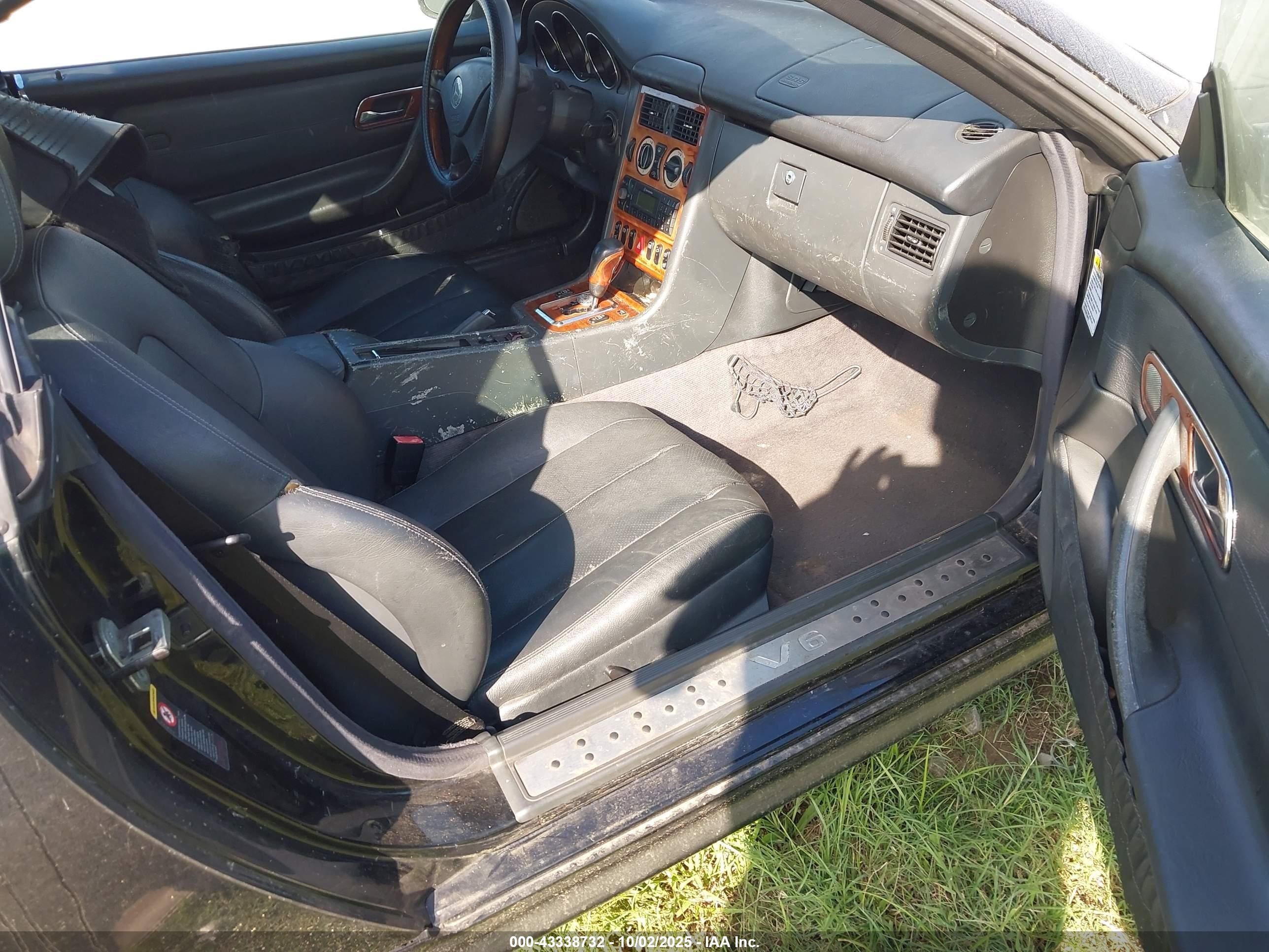 2002 Mercedes-benz Slk 320   Black vin: WDBKK65F42F268020