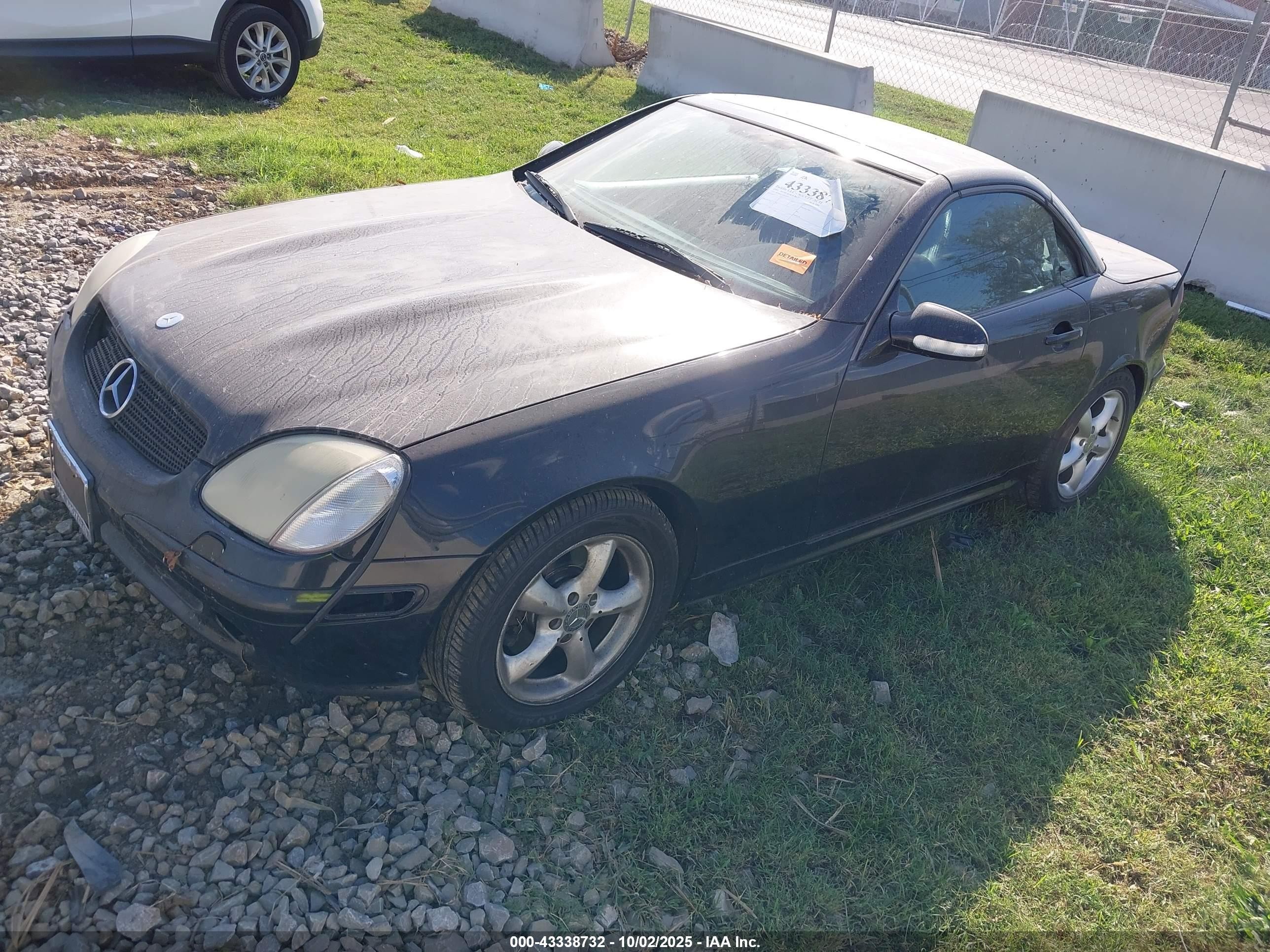 2002 Mercedes-benz Slk 320   Black vin: WDBKK65F42F268020
