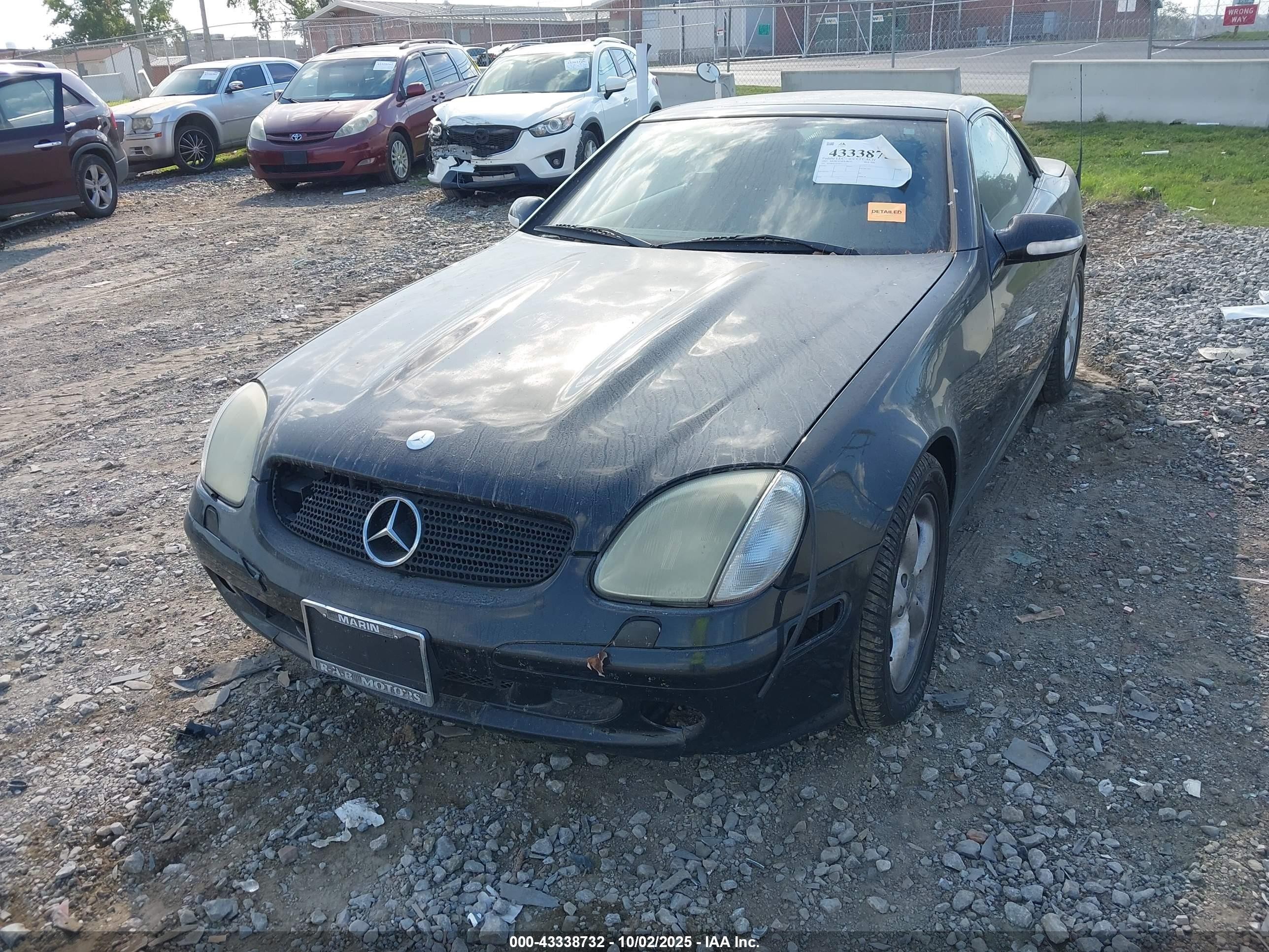 2002 Mercedes-benz Slk 320   Black vin: WDBKK65F42F268020