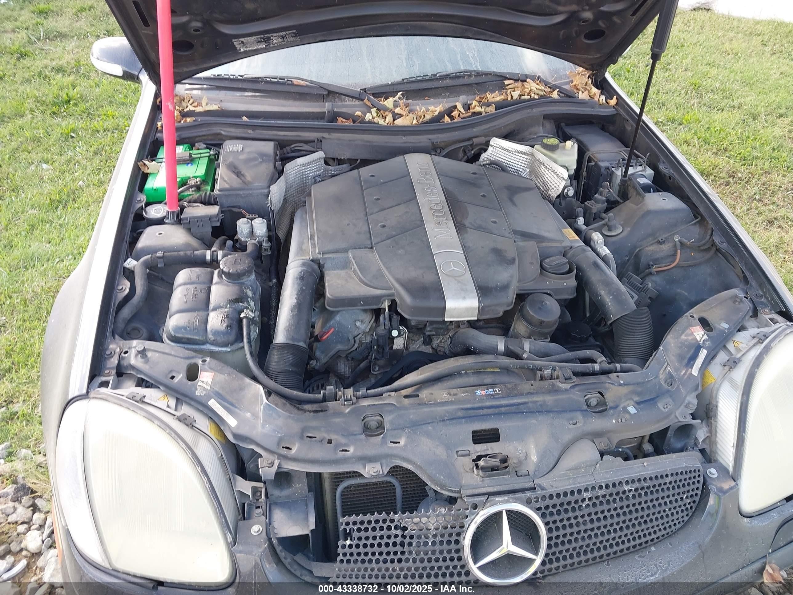 2002 Mercedes-benz Slk 320   Black vin: WDBKK65F42F268020