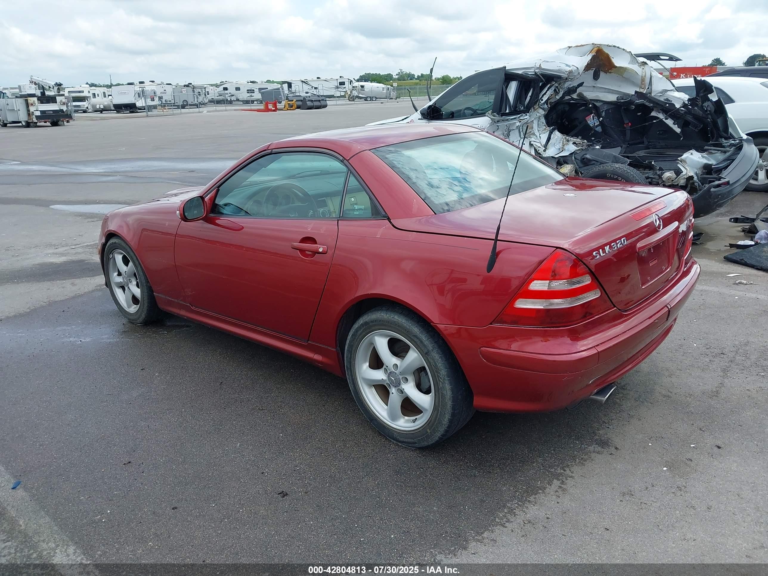 2003 Mercedes-benz Slk 320   Red vin: WDBKK65F43F278662