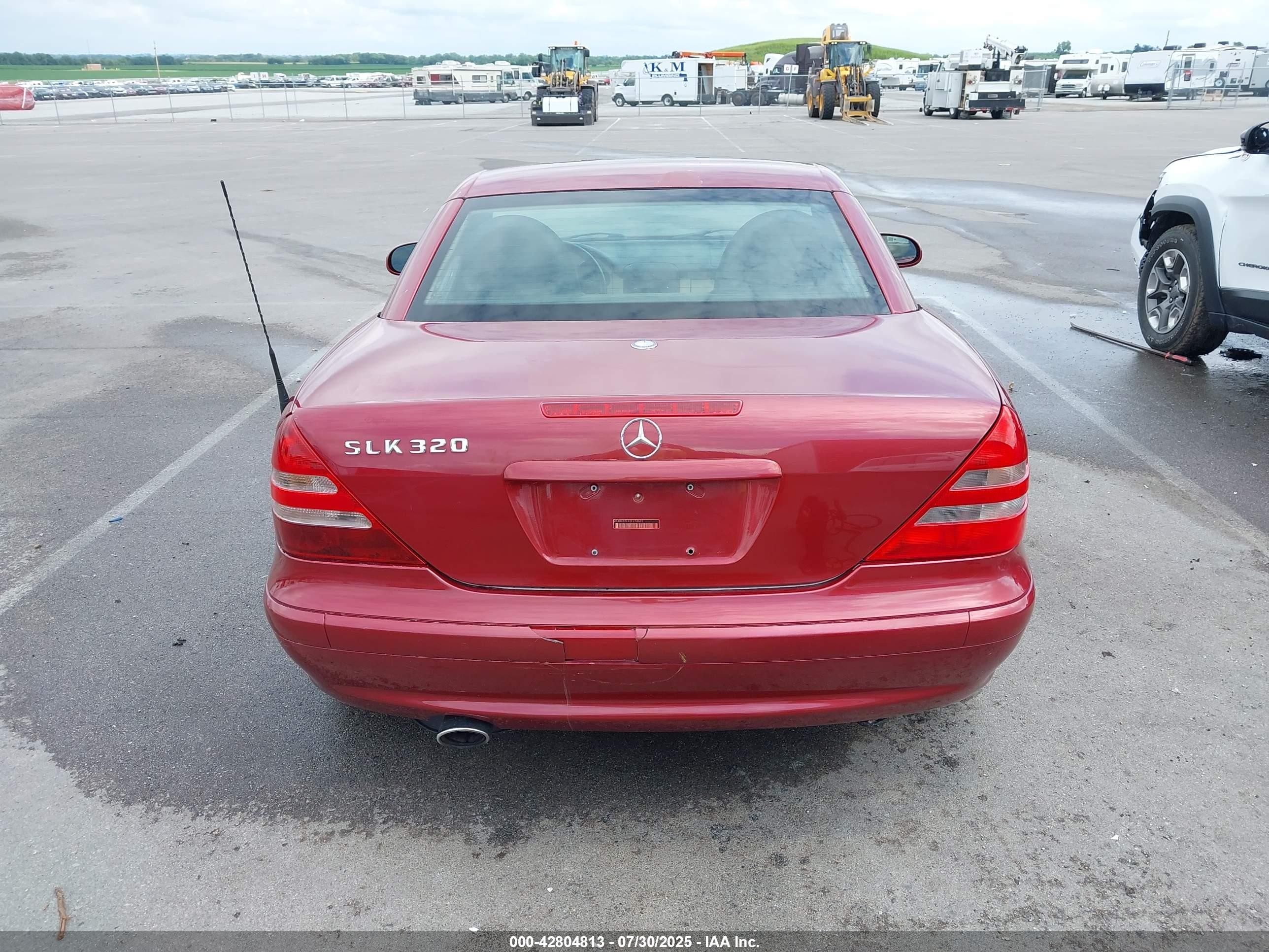 2003 Mercedes-benz Slk 320   Red vin: WDBKK65F43F278662