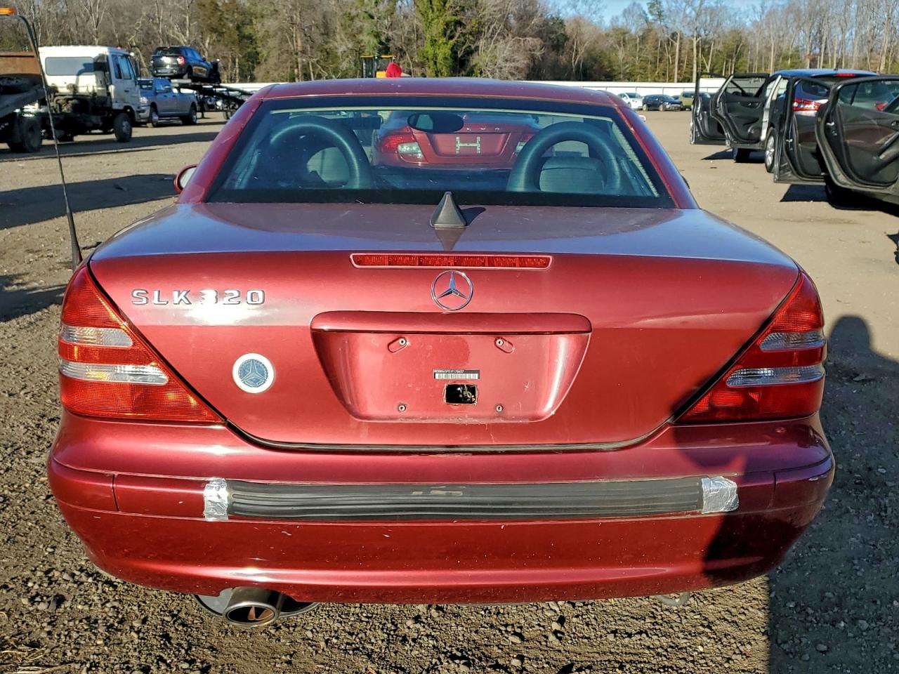 2001 Mercedes-benz Slk 320 Burgundy vin: WDBKK65F51F178437
