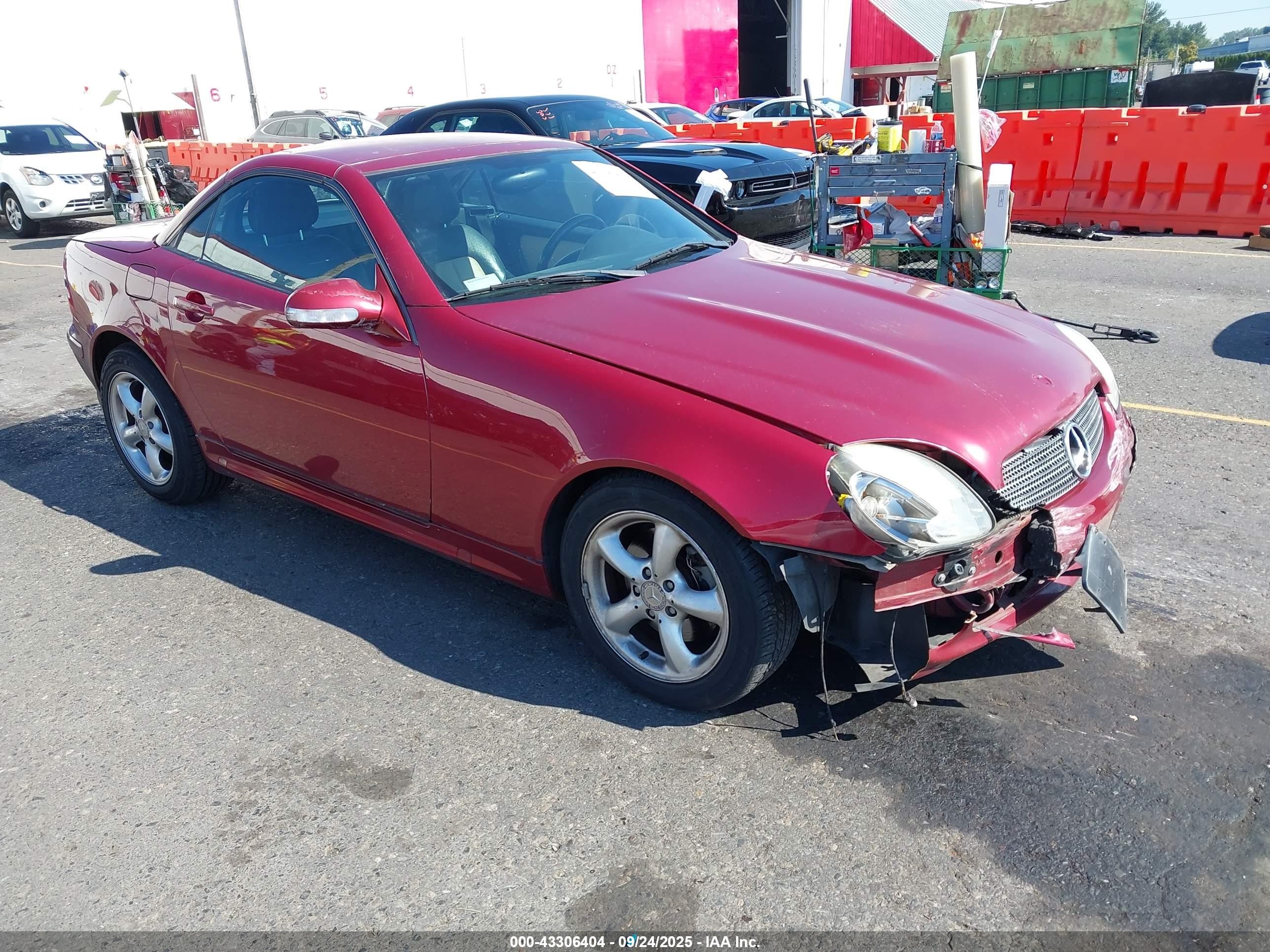2001 Mercedes-benz Slk 320   Красный vin: WDBKK65F51F208309