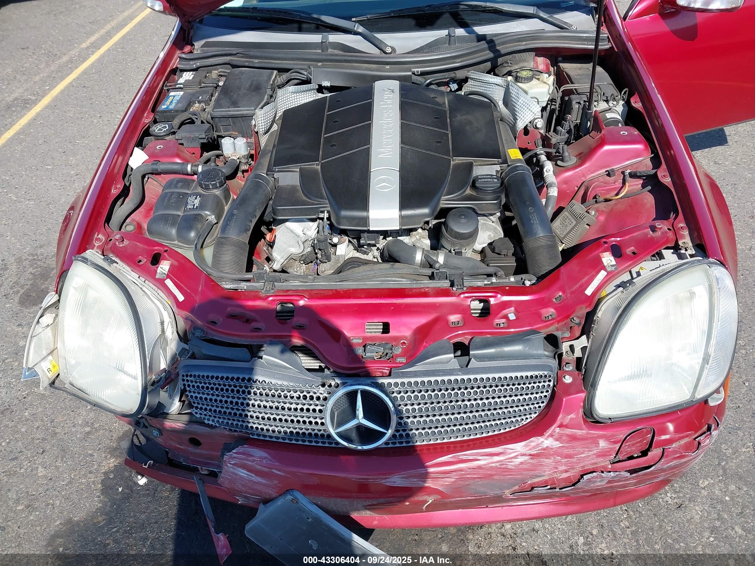 2001 Mercedes-benz Slk 320   Красный vin: WDBKK65F51F208309
