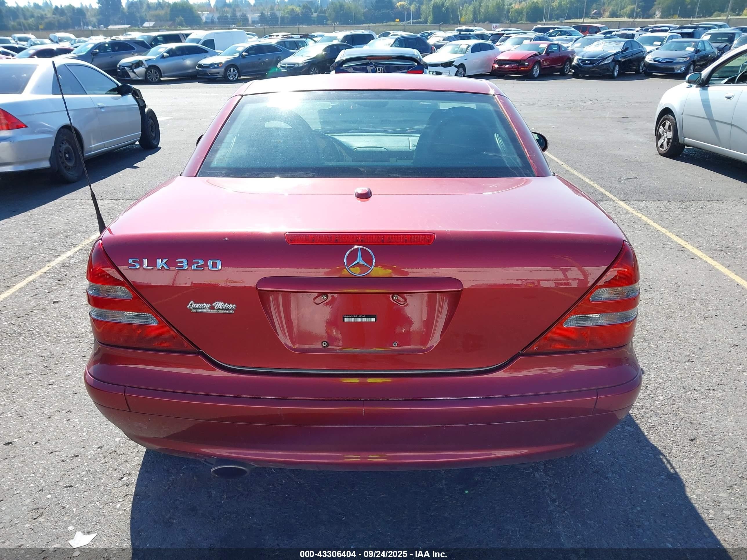 2001 Mercedes-benz Slk 320   Красный vin: WDBKK65F51F208309