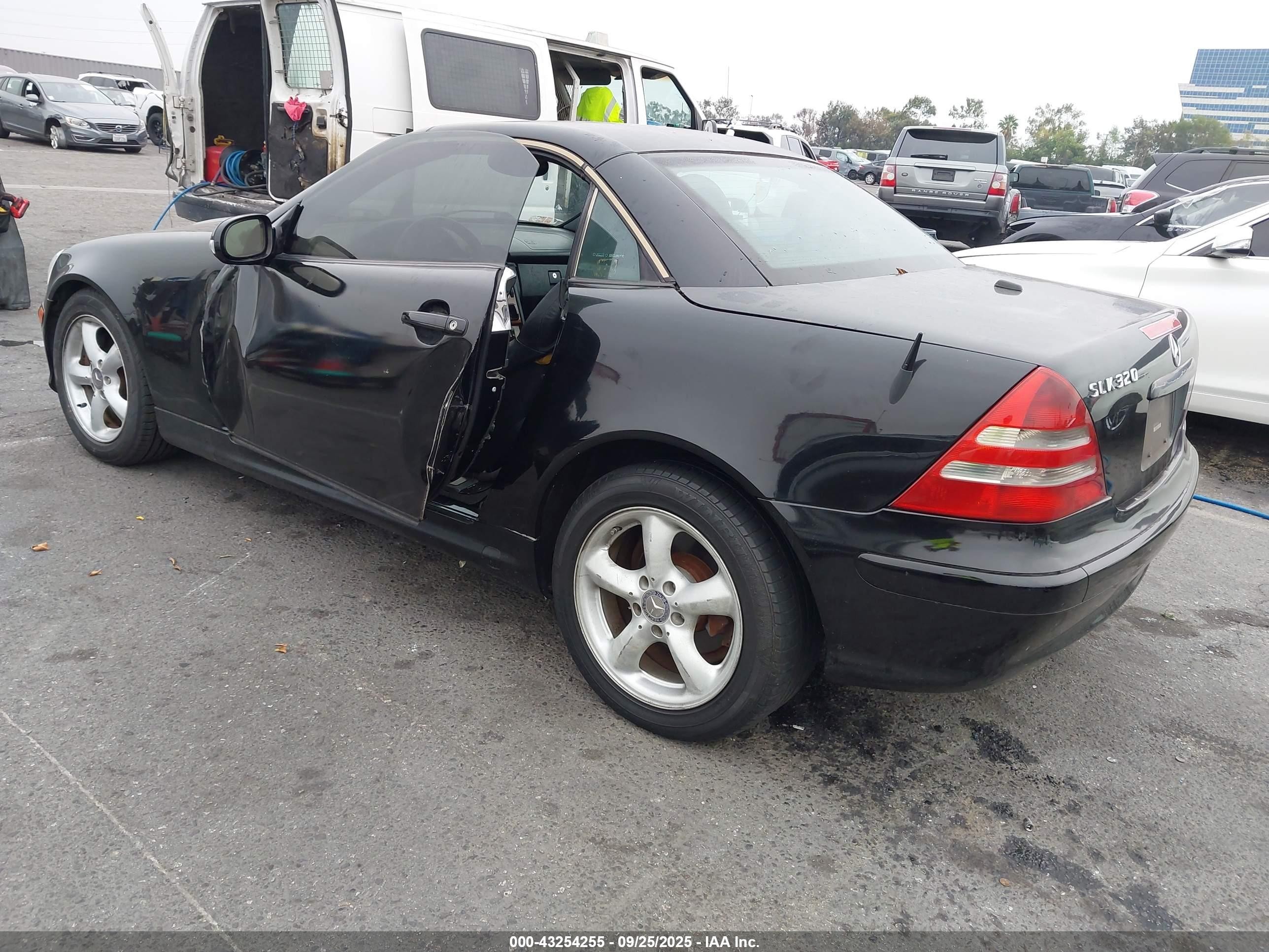 2001 Mercedes-benz Slk 320   Black vin: WDBKK65F51F211940