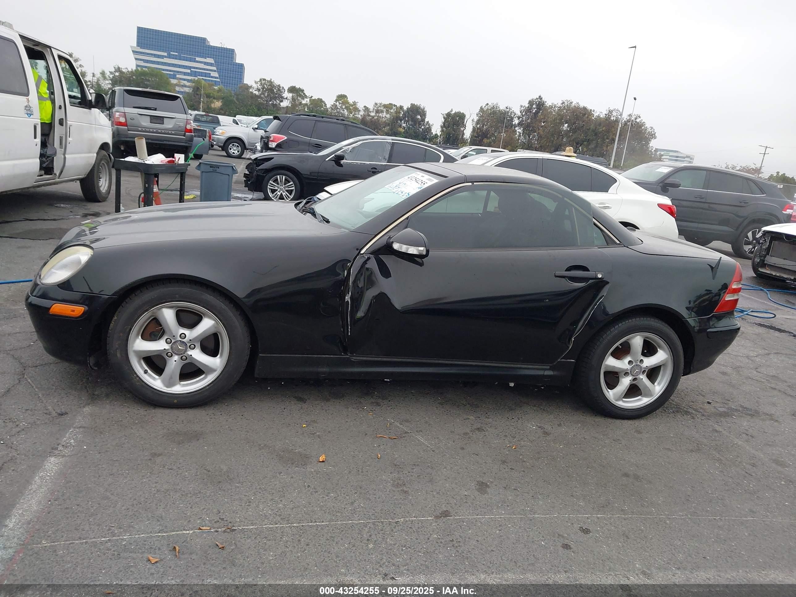2001 Mercedes-benz Slk 320   Black vin: WDBKK65F51F211940