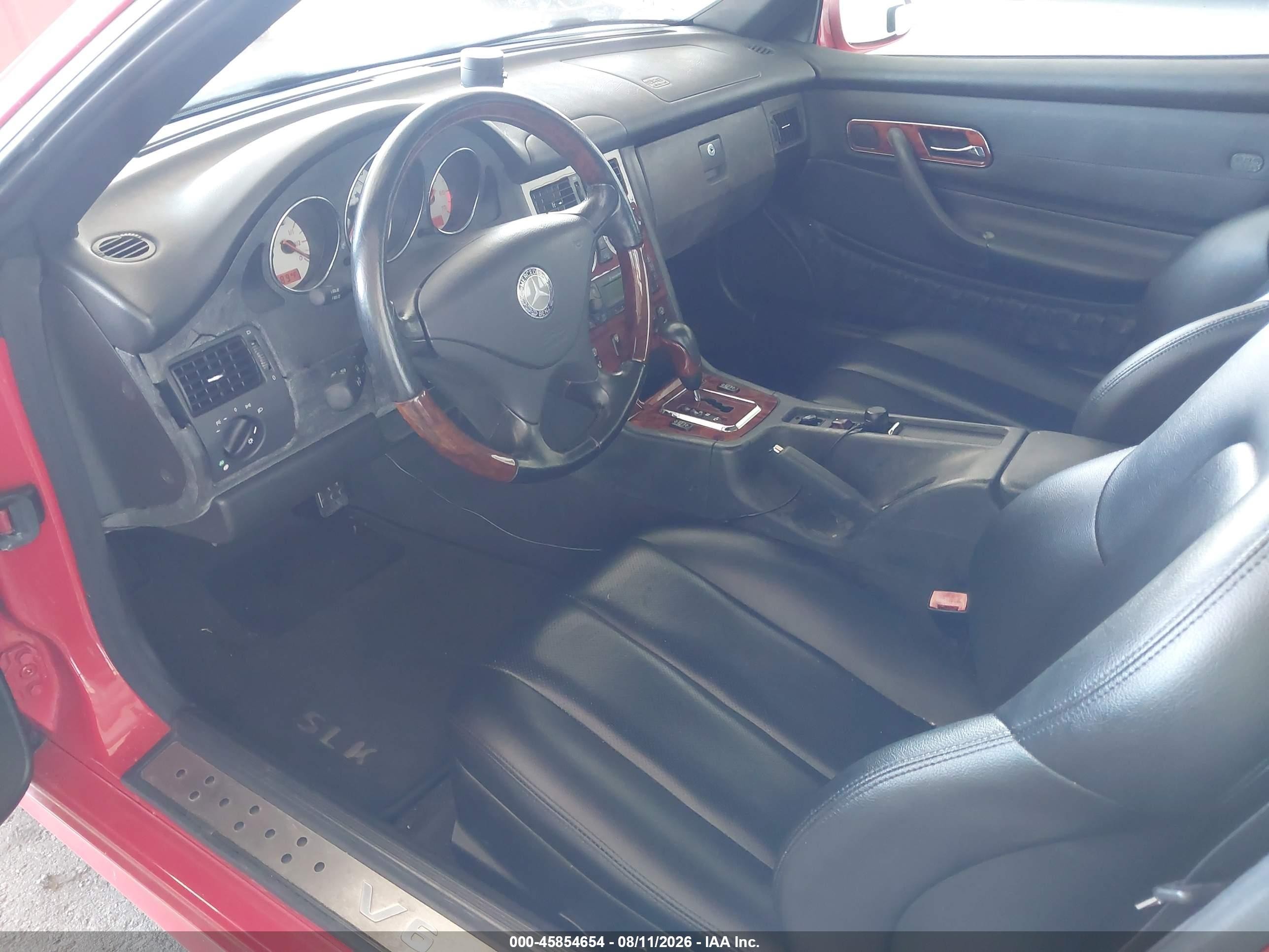 2001 Mercedes-benz Slk 320   Red vin: WDBKK65F51F232335