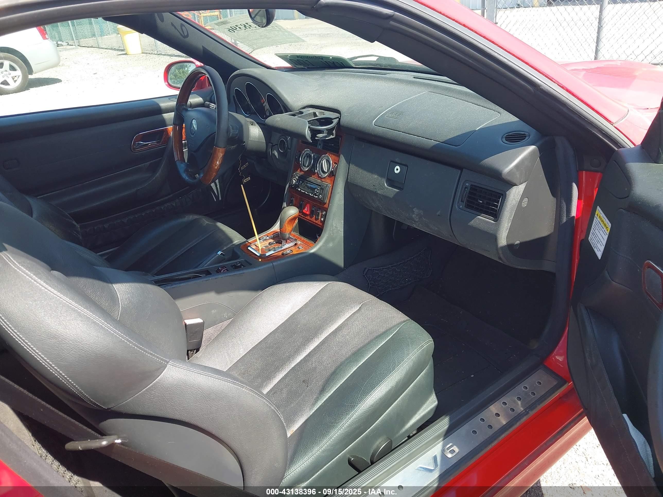 2002 Mercedes-benz Slk 320   Красный vin: WDBKK65F52F250464