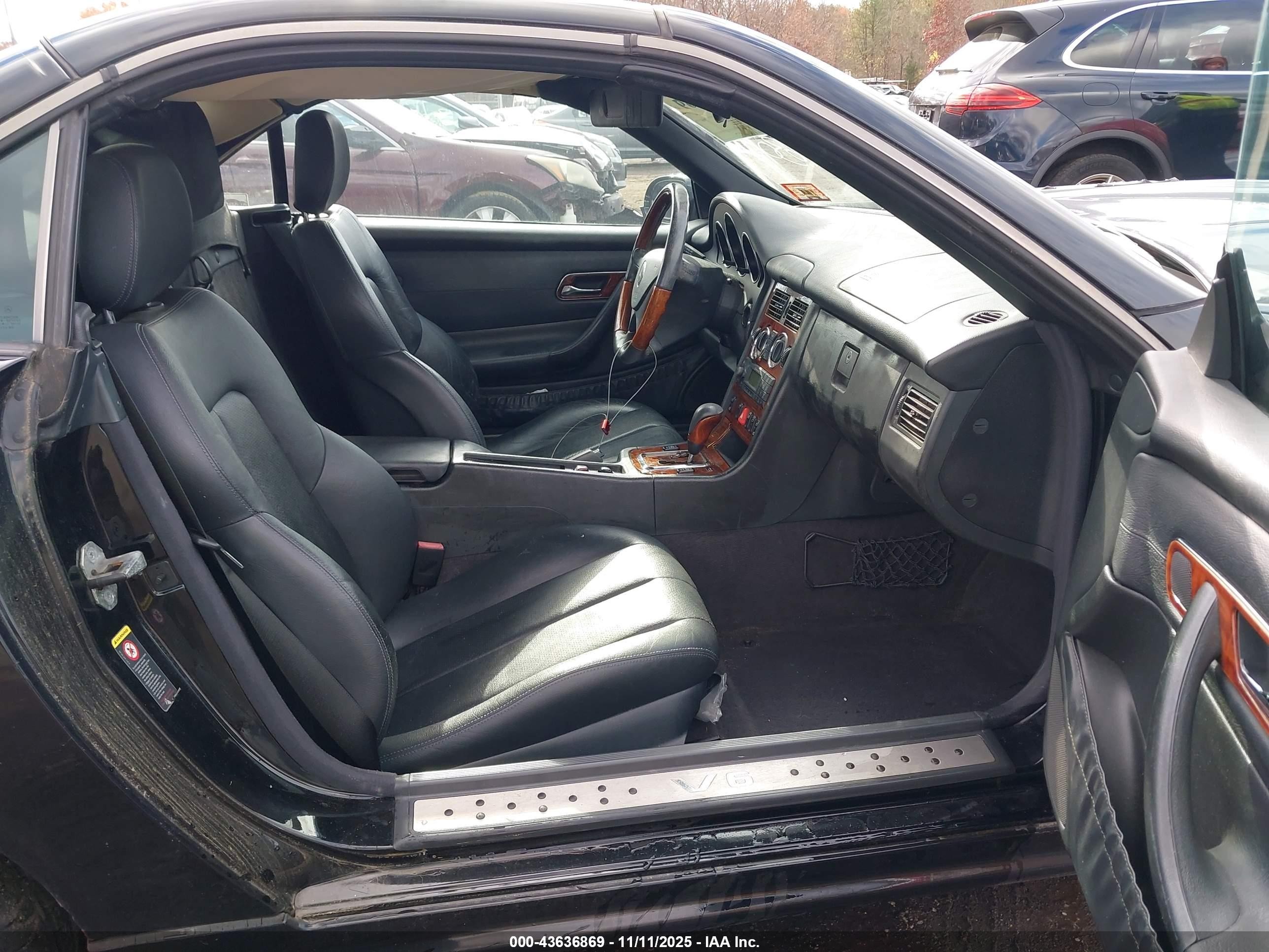 2001 Mercedes-benz Slk 320   Black vin: WDBKK65F61F222865