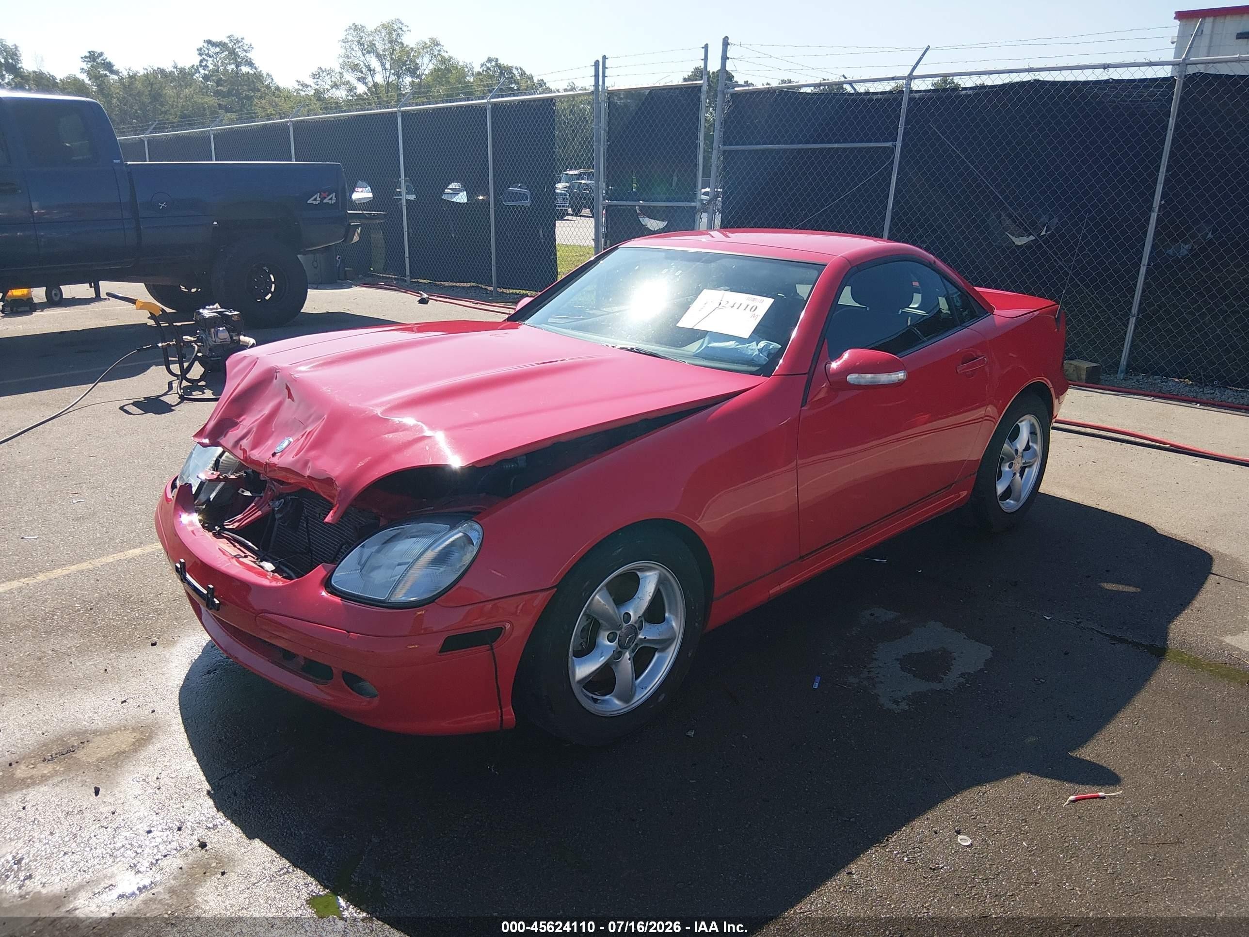2001 Mercedes-benz Slk 320   Red vin: WDBKK65F61F230867
