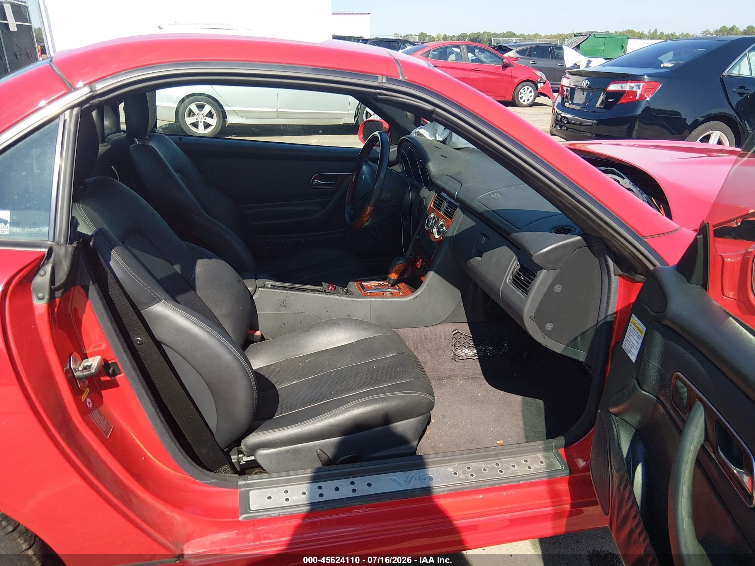 2001 Mercedes-benz Slk 320   Red vin: WDBKK65F61F230867