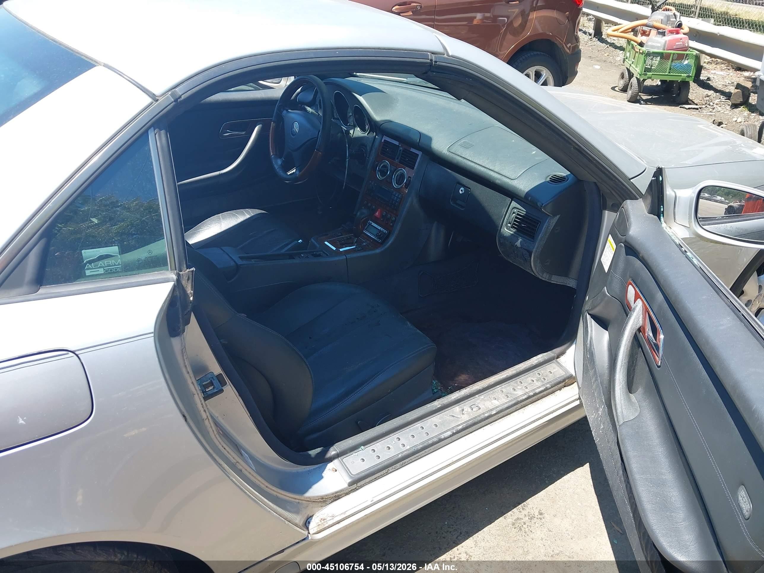2002 Mercedes-benz Slk 320   Серебряный vin: WDBKK65F62F249484