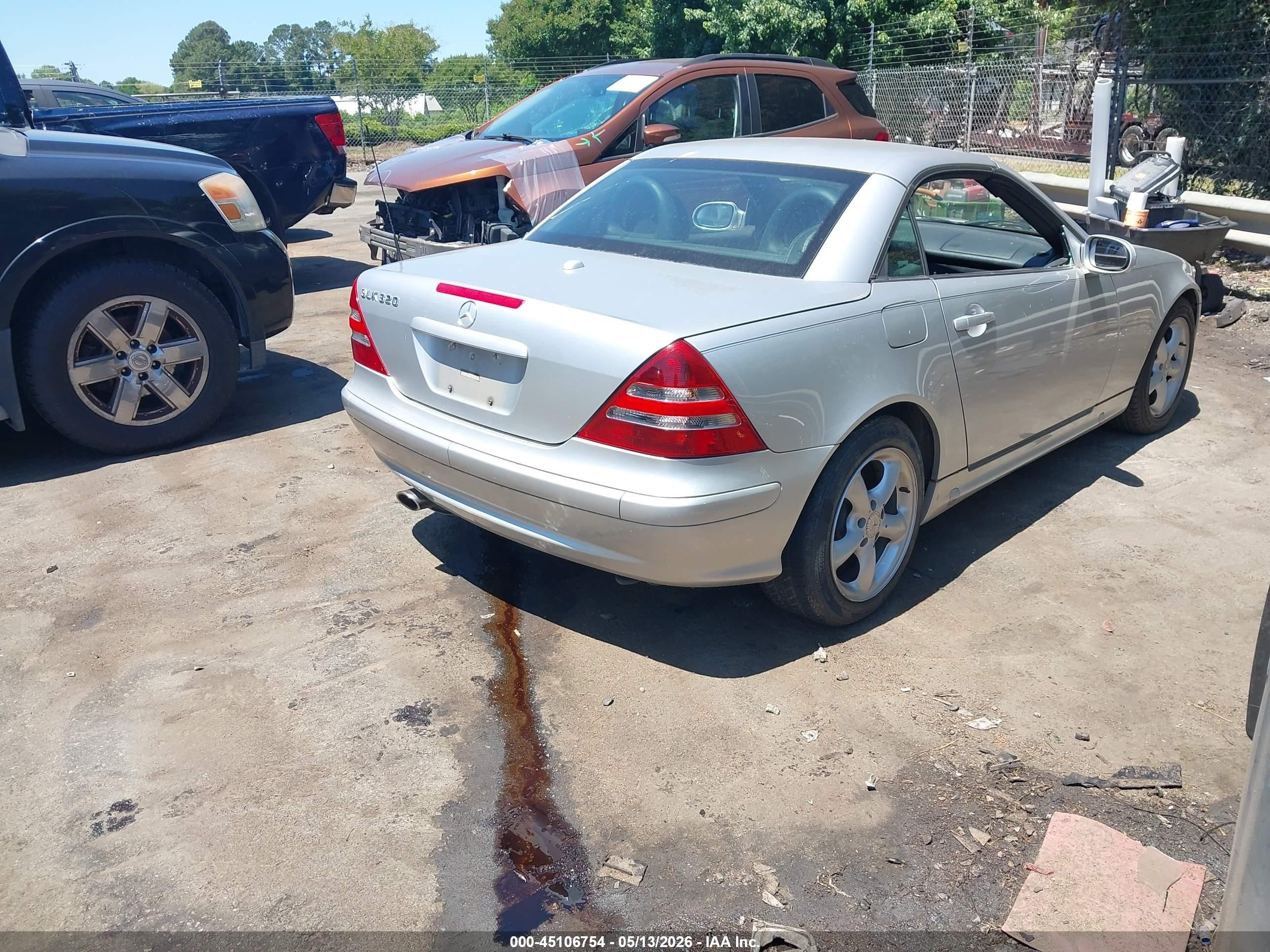 2002 Mercedes-benz Slk 320   Серебряный vin: WDBKK65F62F249484