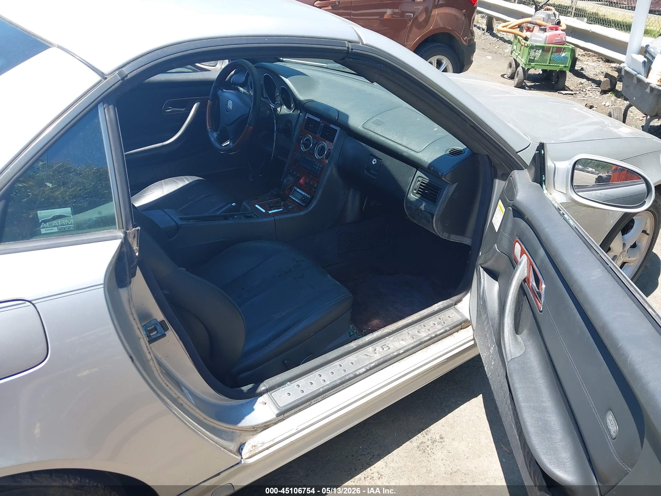2002 Mercedes-benz Slk 320   Серебряный vin: WDBKK65F62F249484