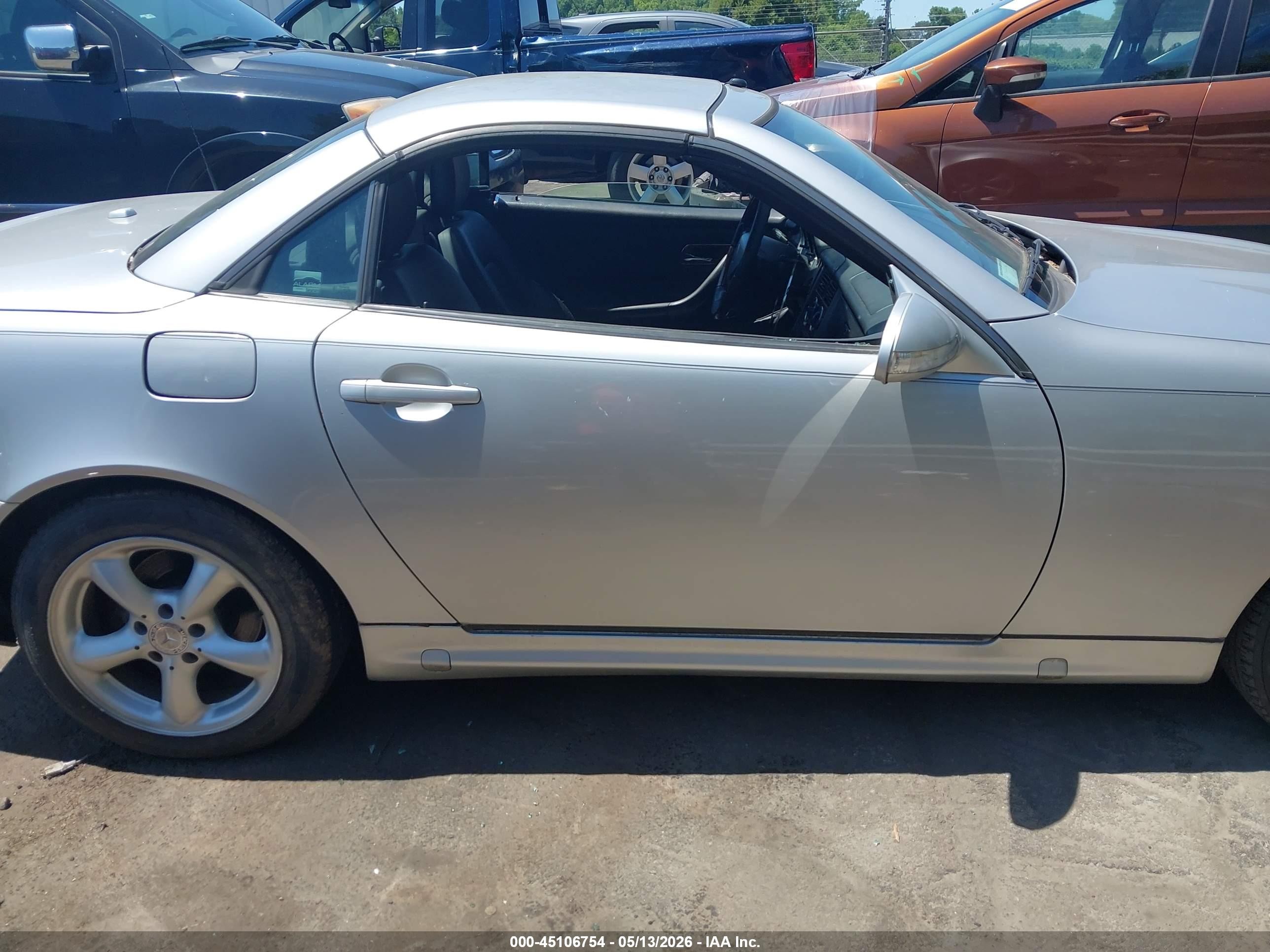 2002 Mercedes-benz Slk 320   Серебряный vin: WDBKK65F62F249484