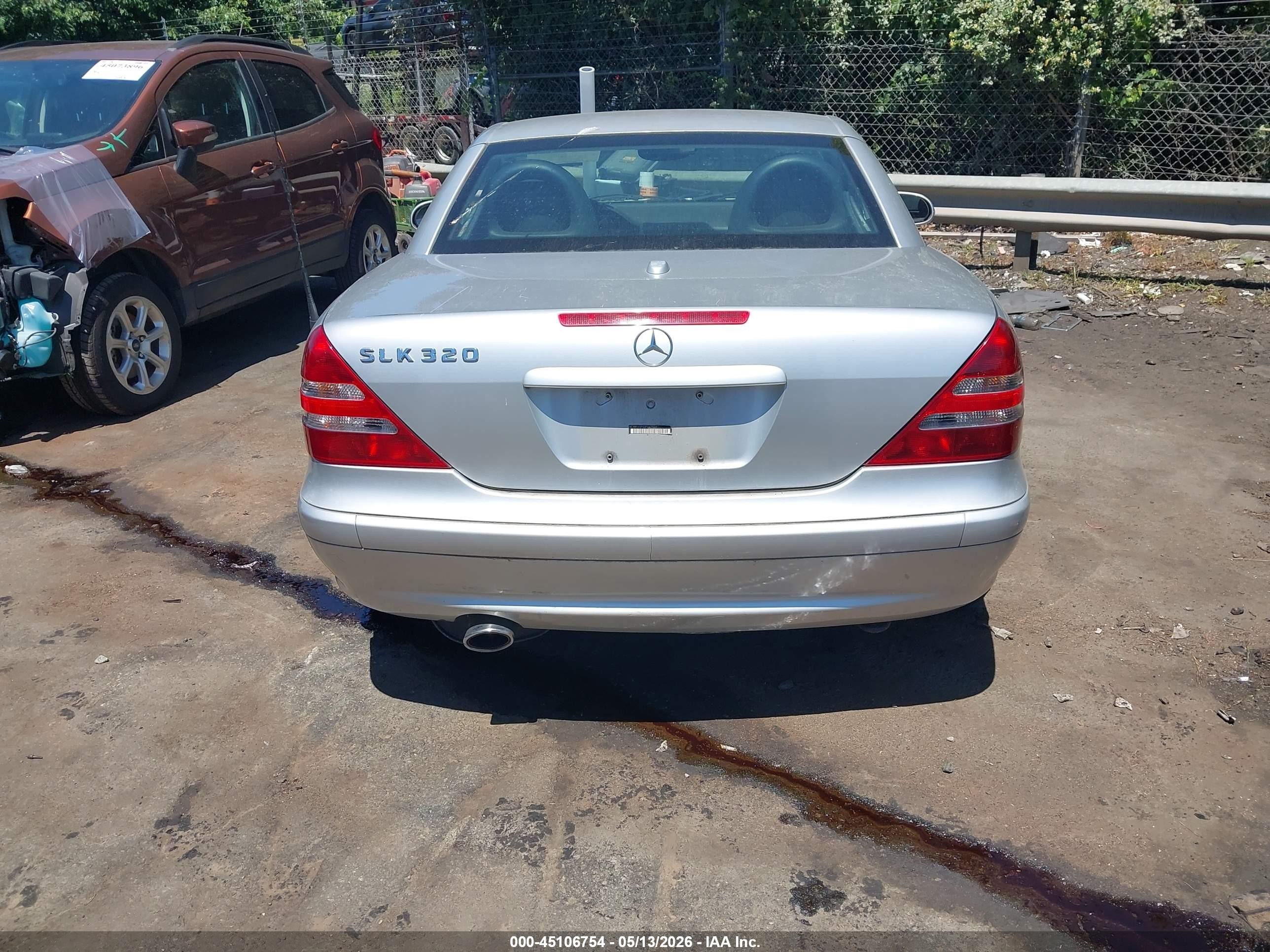 2002 Mercedes-benz Slk 320   Серебряный vin: WDBKK65F62F249484