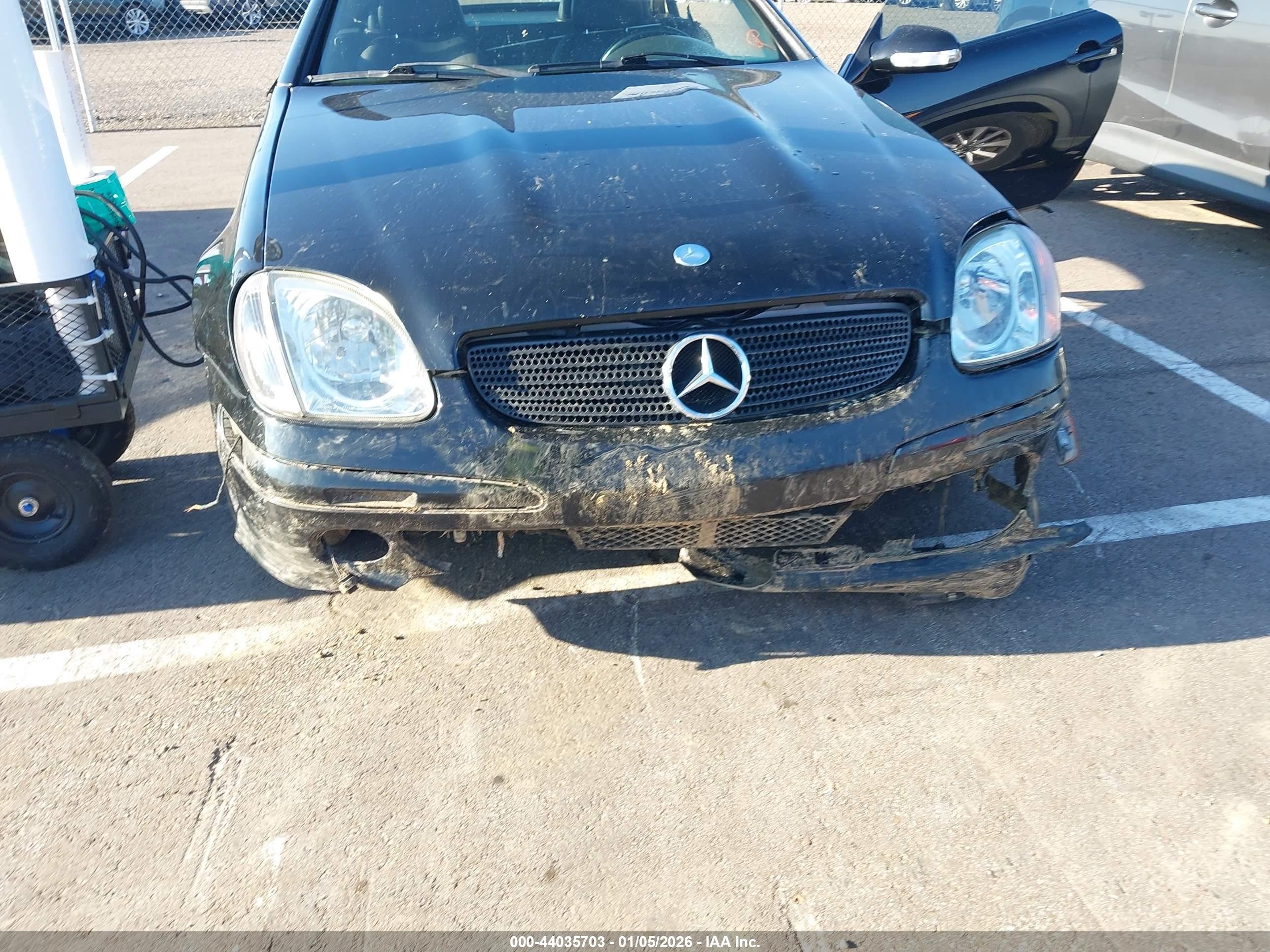 2001 Mercedes-benz Slk 320   Black vin: WDBKK65F71F197538