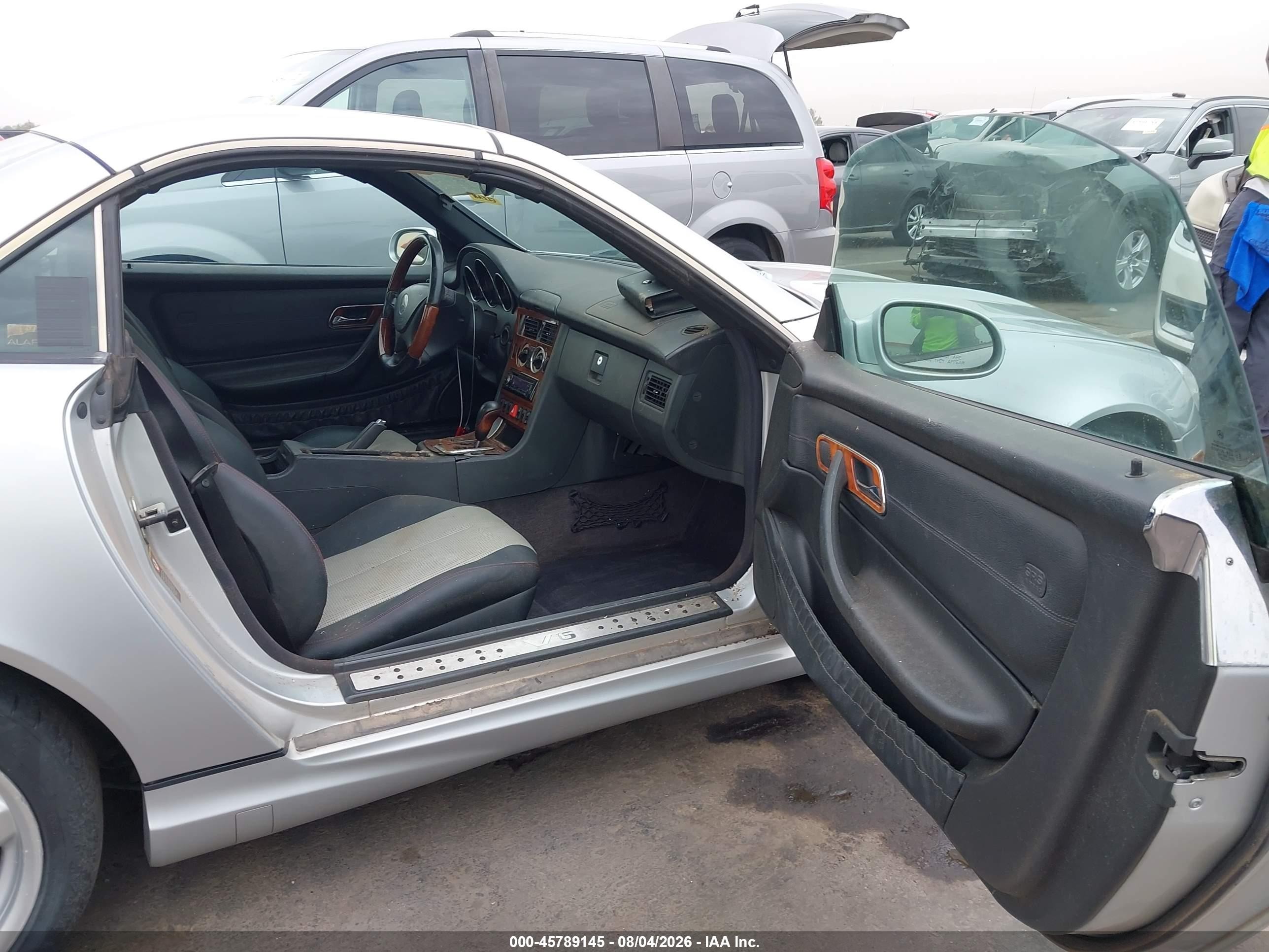 2001 Mercedes-benz Slk 320   Silver vin: WDBKK65F71F200034
