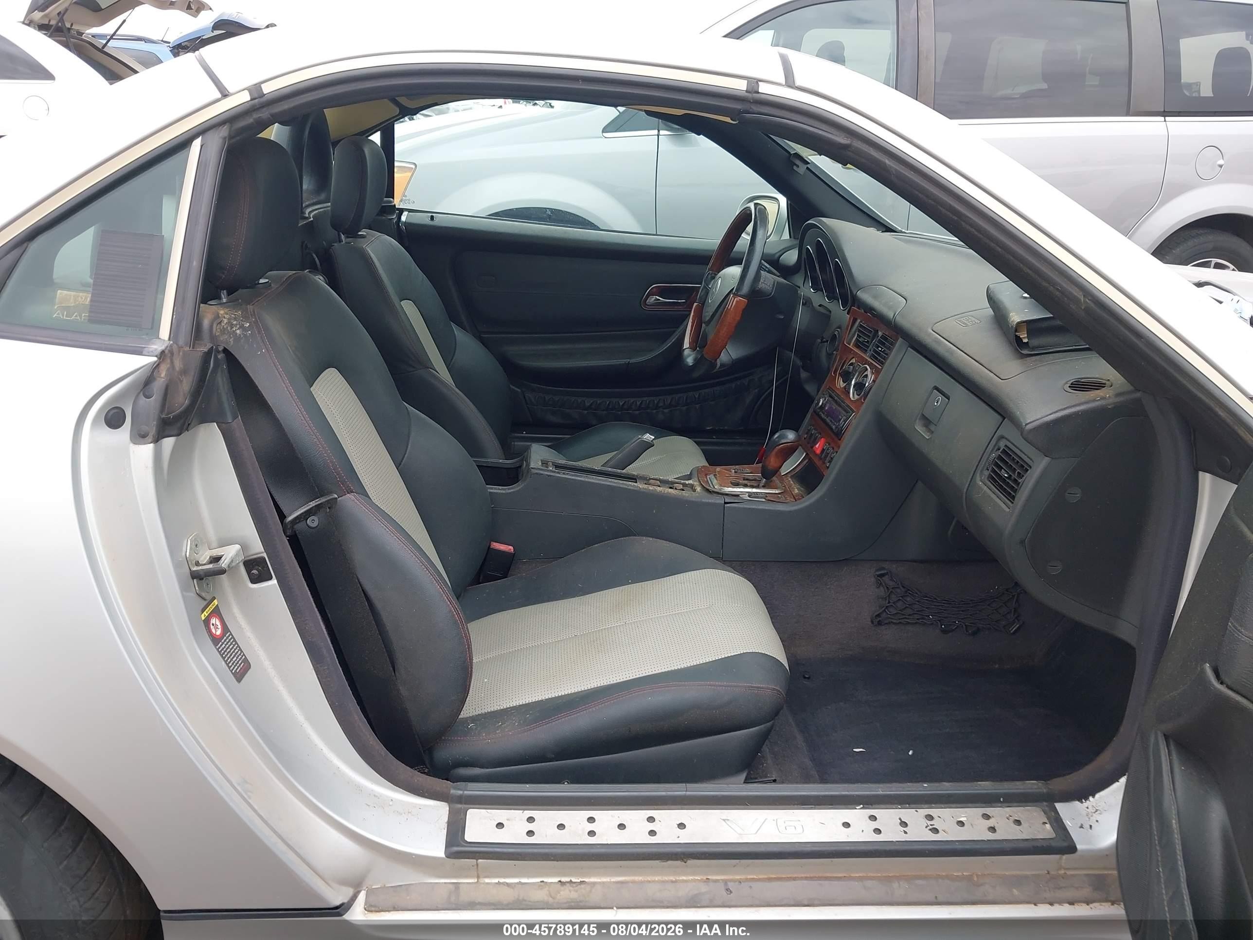 2001 Mercedes-benz Slk 320   Silver vin: WDBKK65F71F200034
