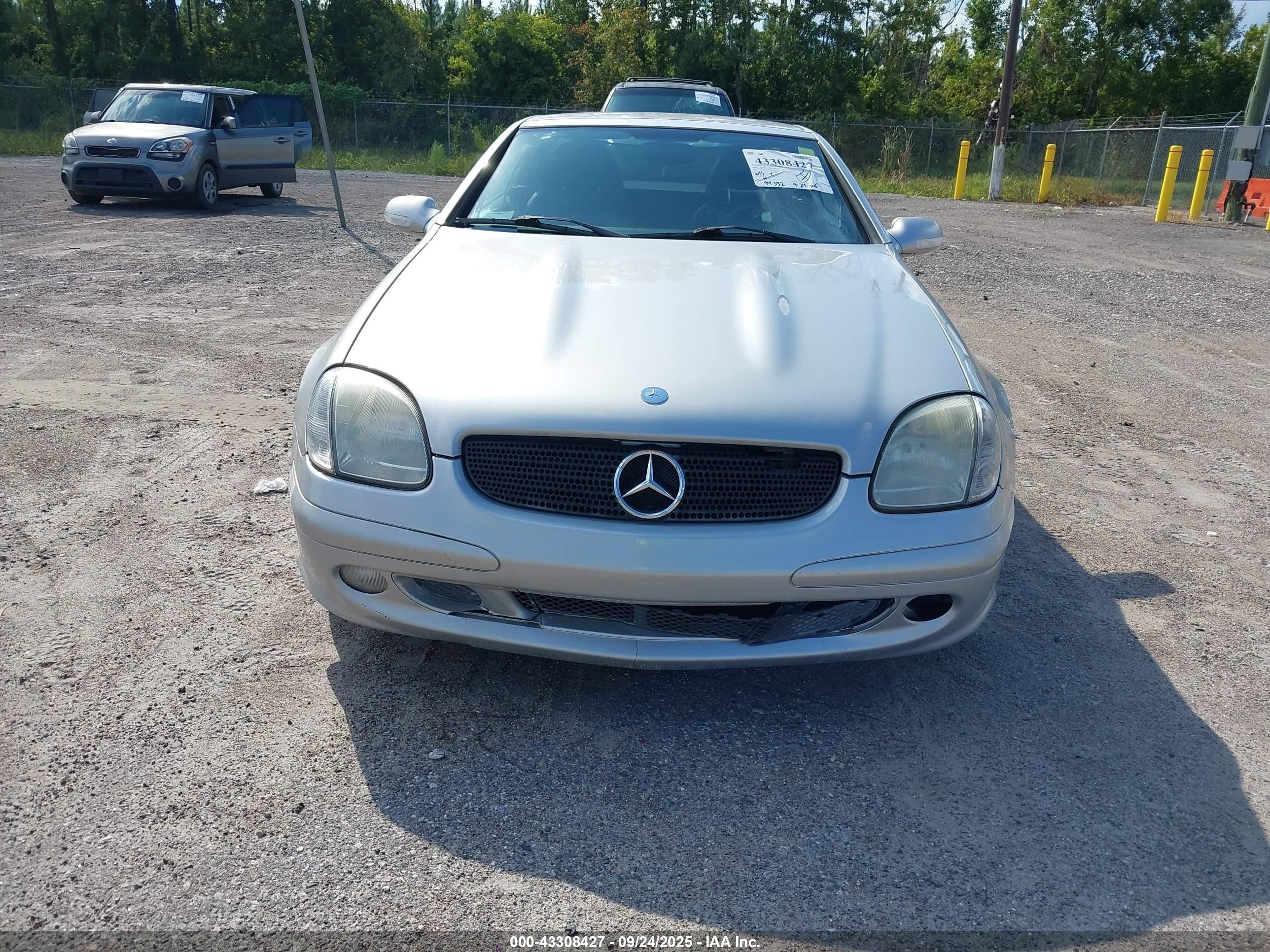 2001 Mercedes-benz Slk 320   Silver vin: WDBKK65F71F210921
