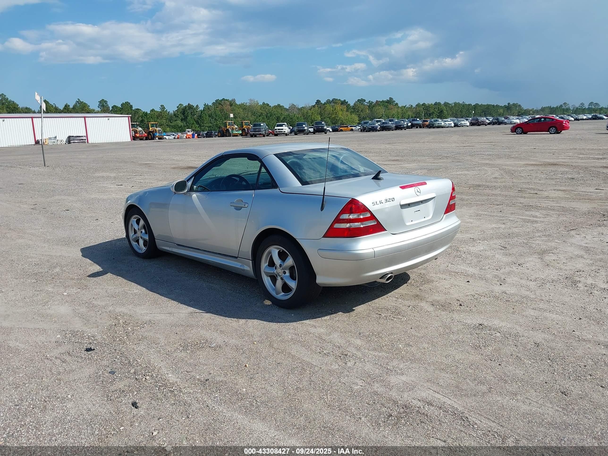 2001 Mercedes-benz Slk 320   Silver vin: WDBKK65F71F210921