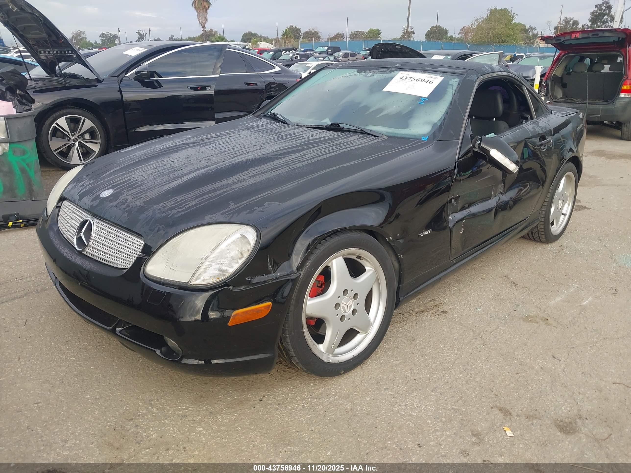 2001 Mercedes-benz Slk 320   Black vin: WDBKK65F71F223880