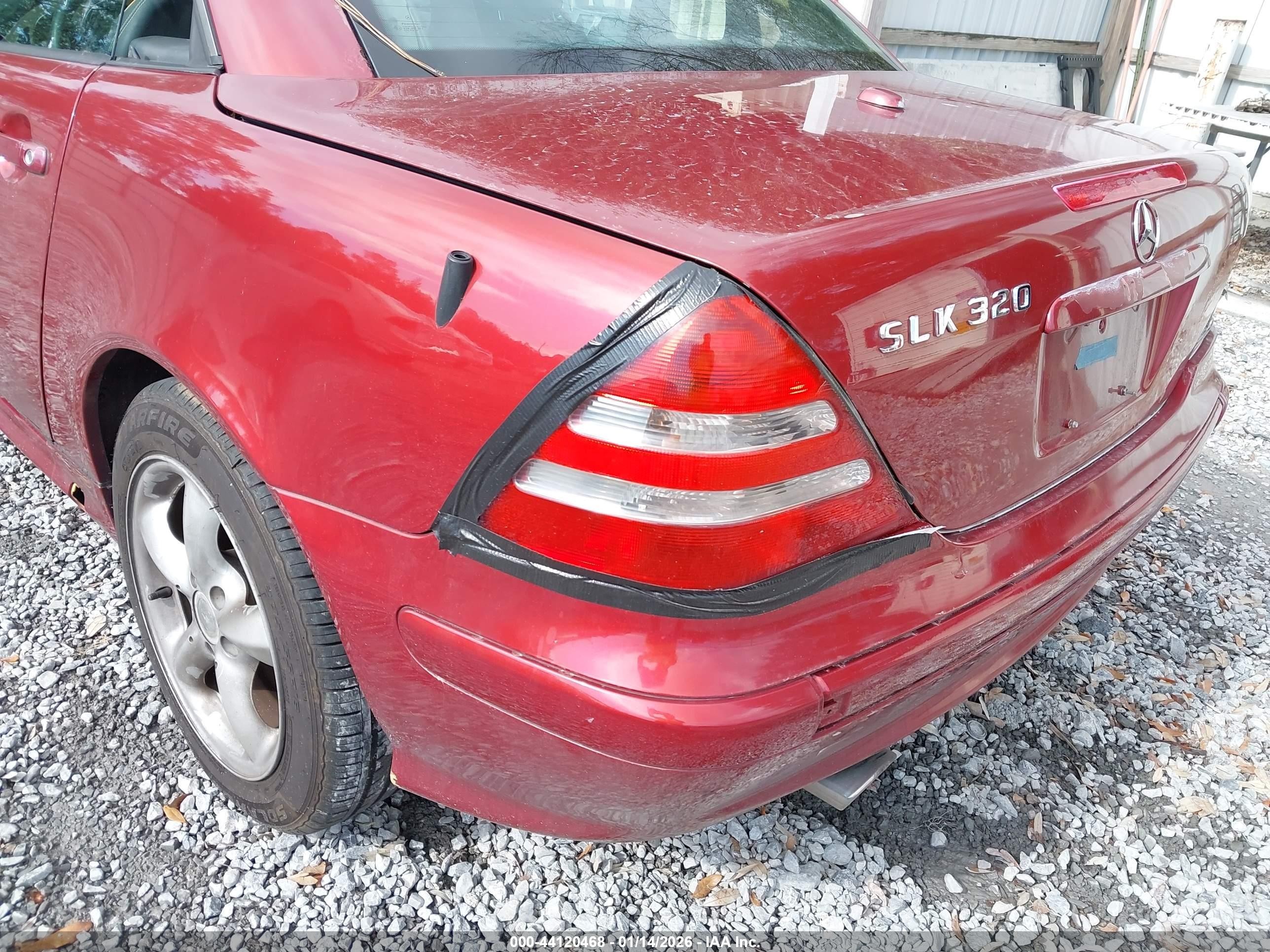 2001 Mercedes-benz Slk 320   Red vin: WDBKK65F71F226794