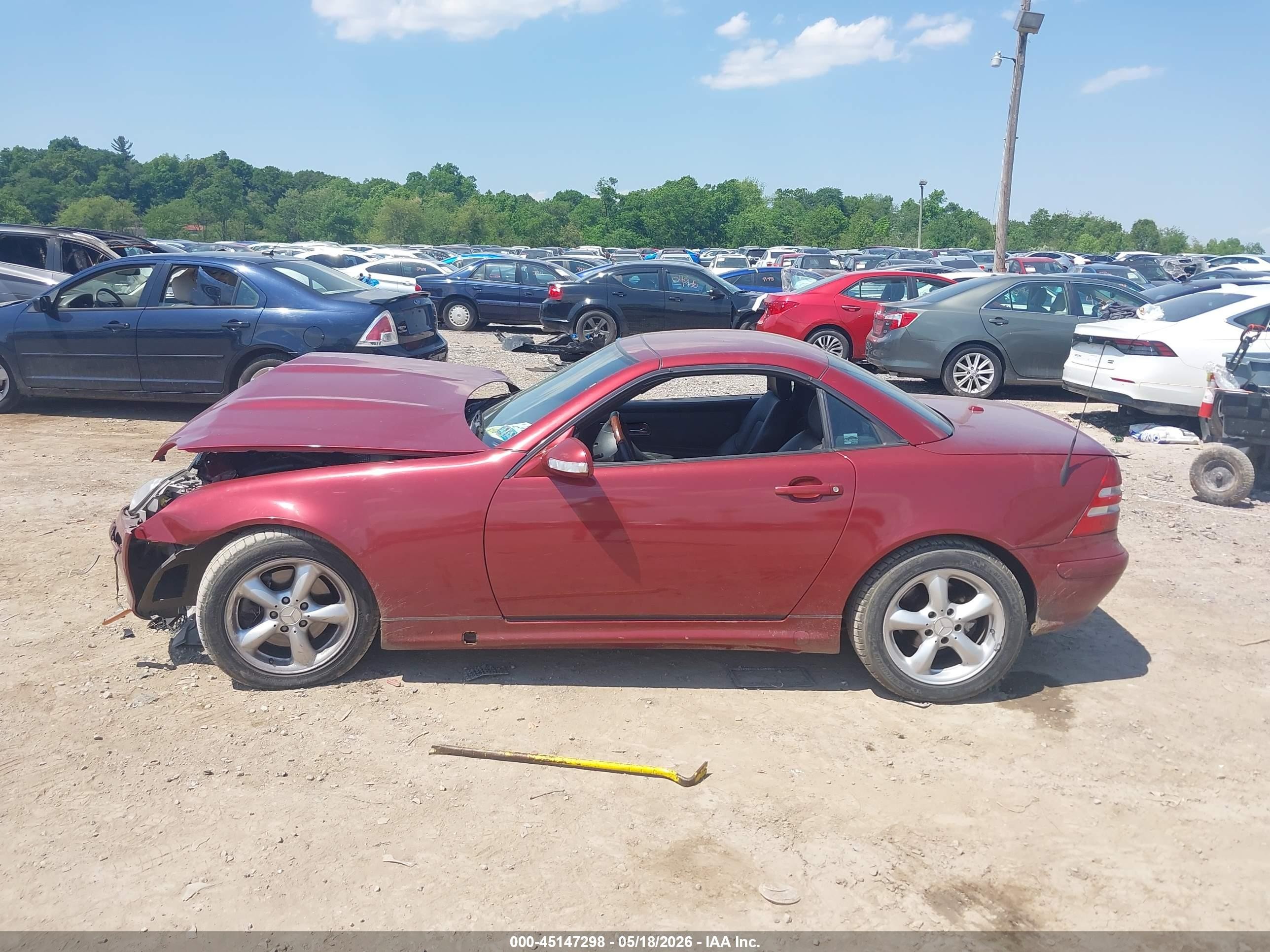 2003 Mercedes-benz Slk 320   Red vin: WDBKK65F73F285542