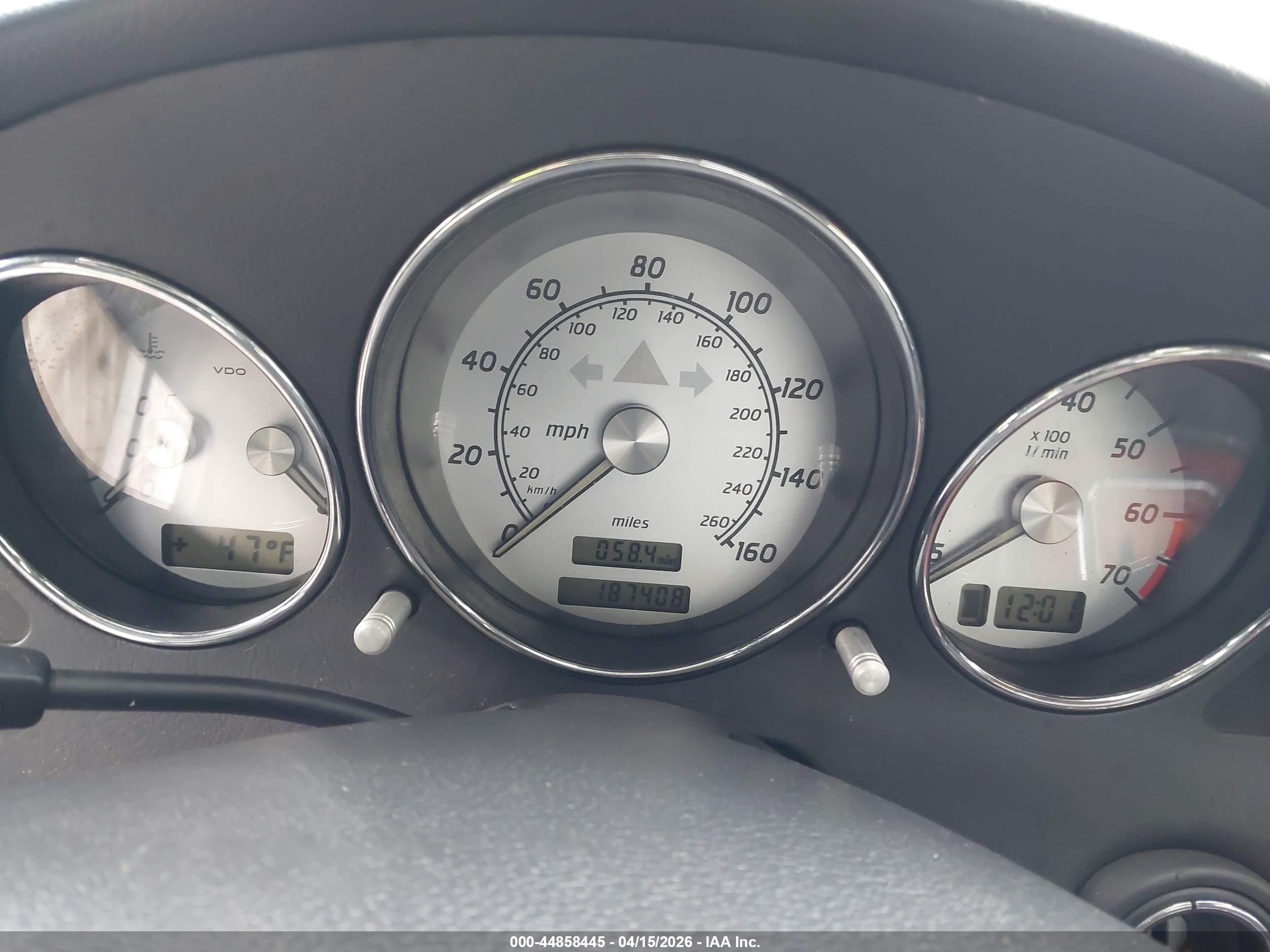 2004 Mercedes-benz Slk 320   White vin: WDBKK65F74F311204