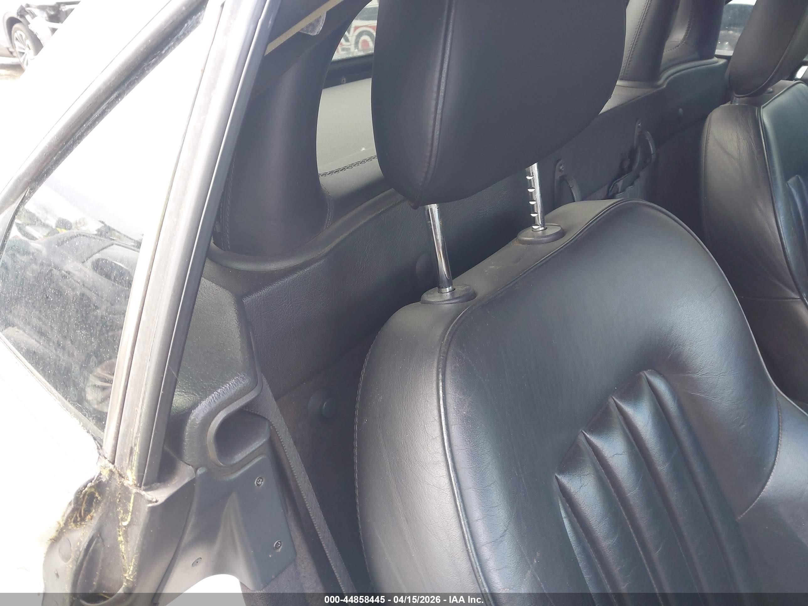2004 Mercedes-benz Slk 320   White vin: WDBKK65F74F311204