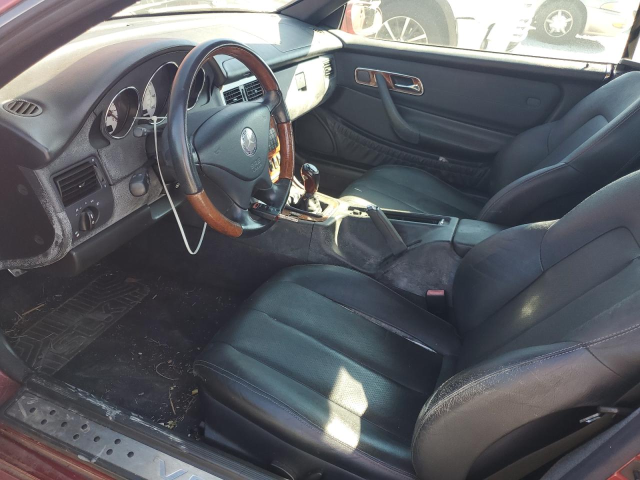 2001 Mercedes-benz Slk 320 Maroon vin: WDBKK65F81F207963