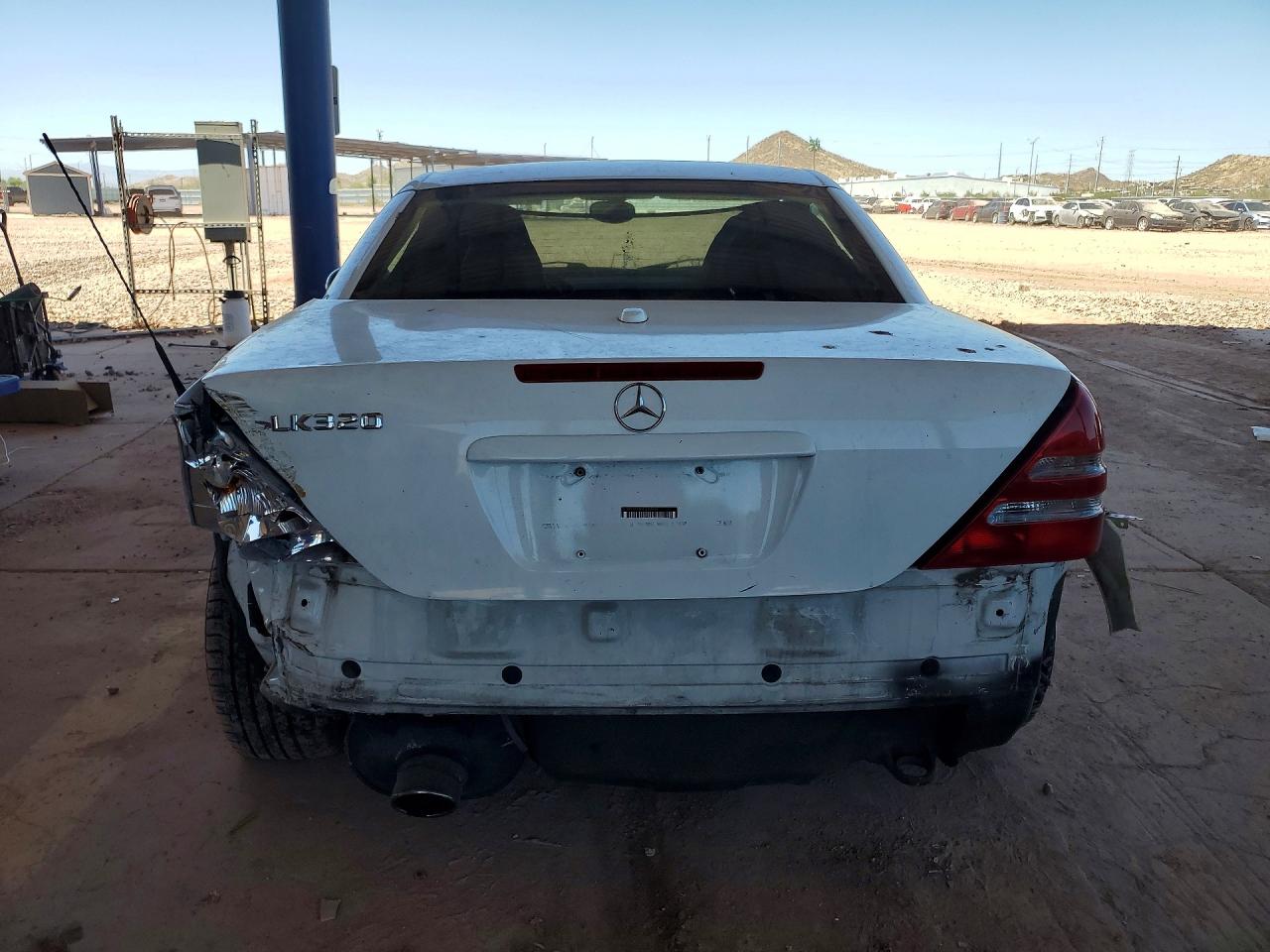 2001 Mercedes-benz Slk 320 White vin: WDBKK65F81F210099
