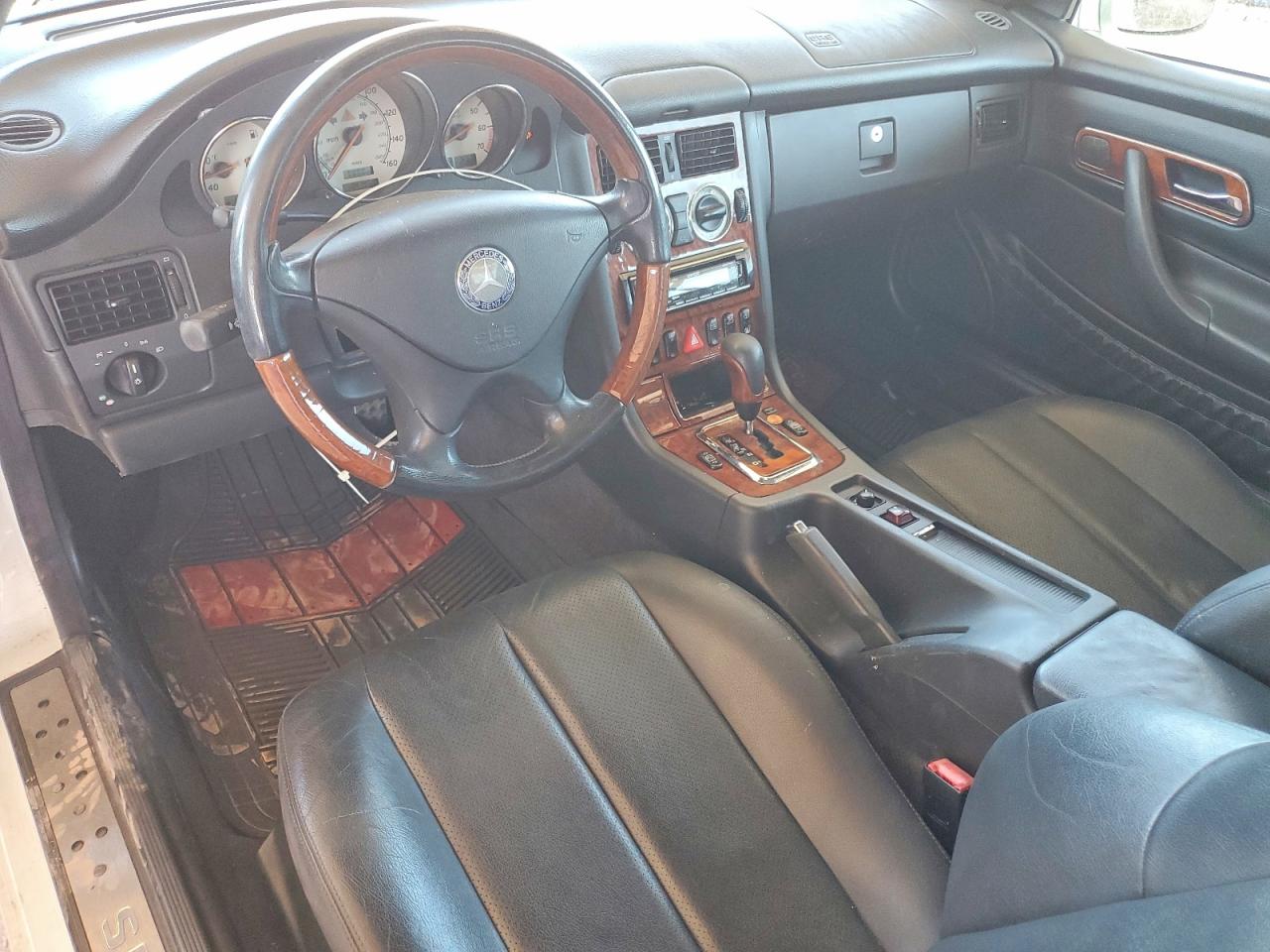 2001 Mercedes-benz Slk 320 White vin: WDBKK65F81F210099