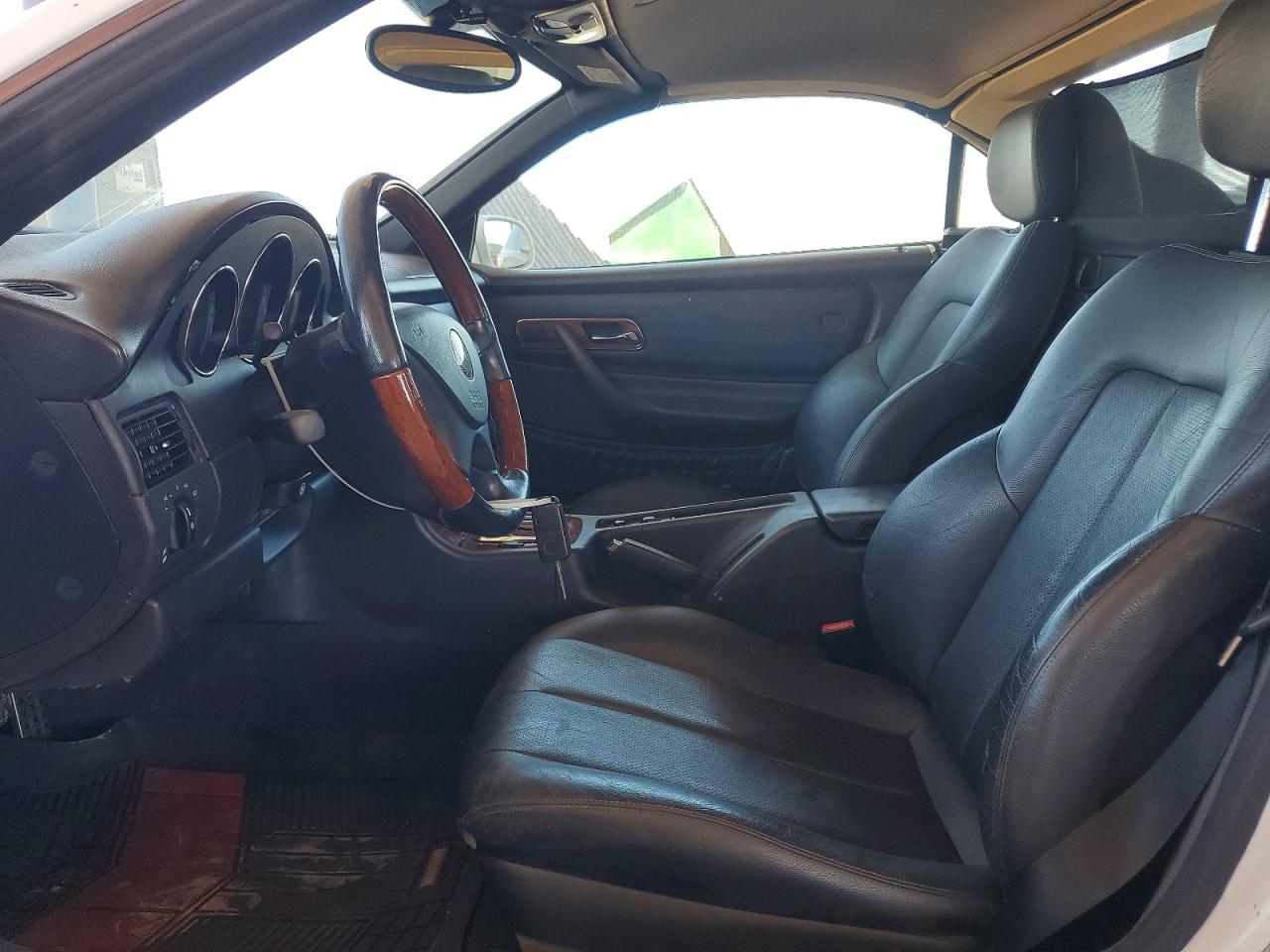2001 Mercedes-benz Slk 320 White vin: WDBKK65F81F210099