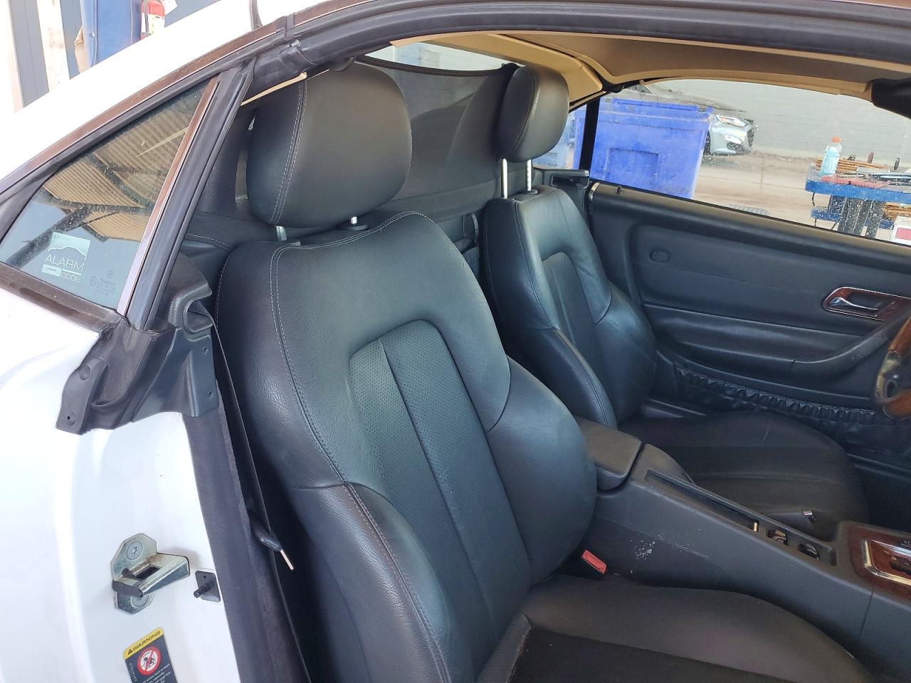 2001 Mercedes-benz Slk 320 White vin: WDBKK65F81F210099