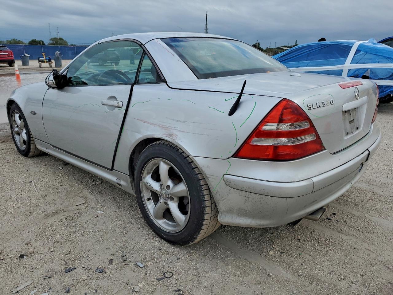 2001 Mercedes-benz Slk 320 Серебряный vin: WDBKK65F81F229445