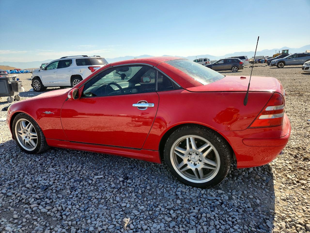 2002 Mercedes-benz Slk 320 Red vin: WDBKK65F82F238339