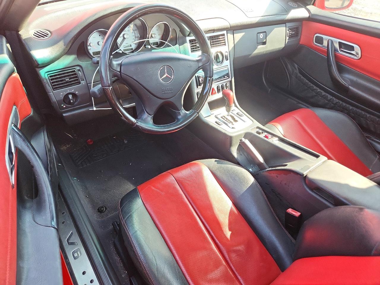 2002 Mercedes-benz Slk 320 Red vin: WDBKK65F82F238339