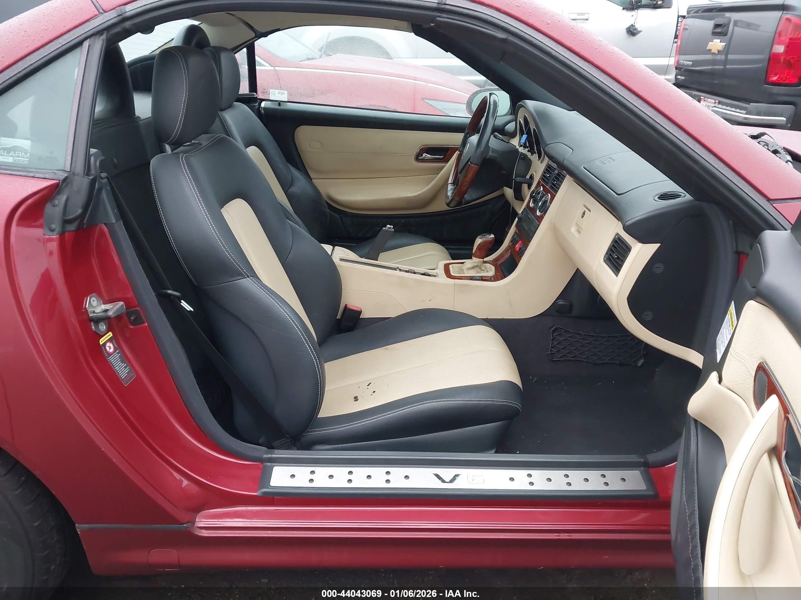 2003 Mercedes-benz Slk 320   Red vin: WDBKK65F83F277336