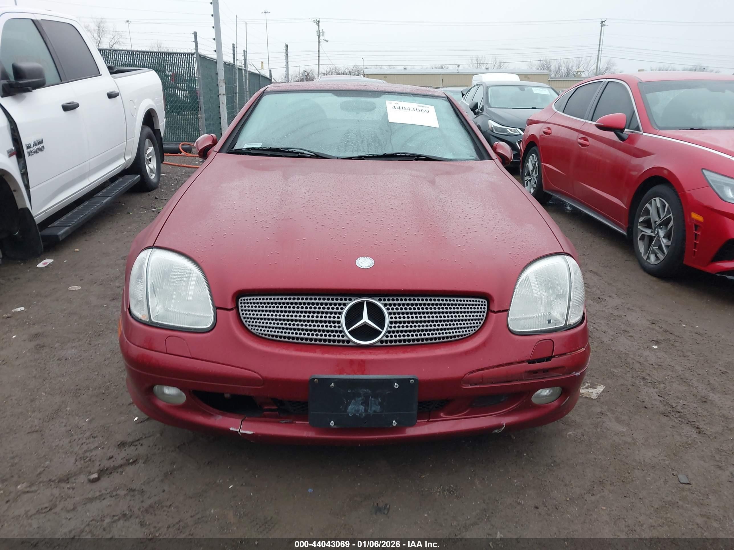 2003 Mercedes-benz Slk 320   Red vin: WDBKK65F83F277336